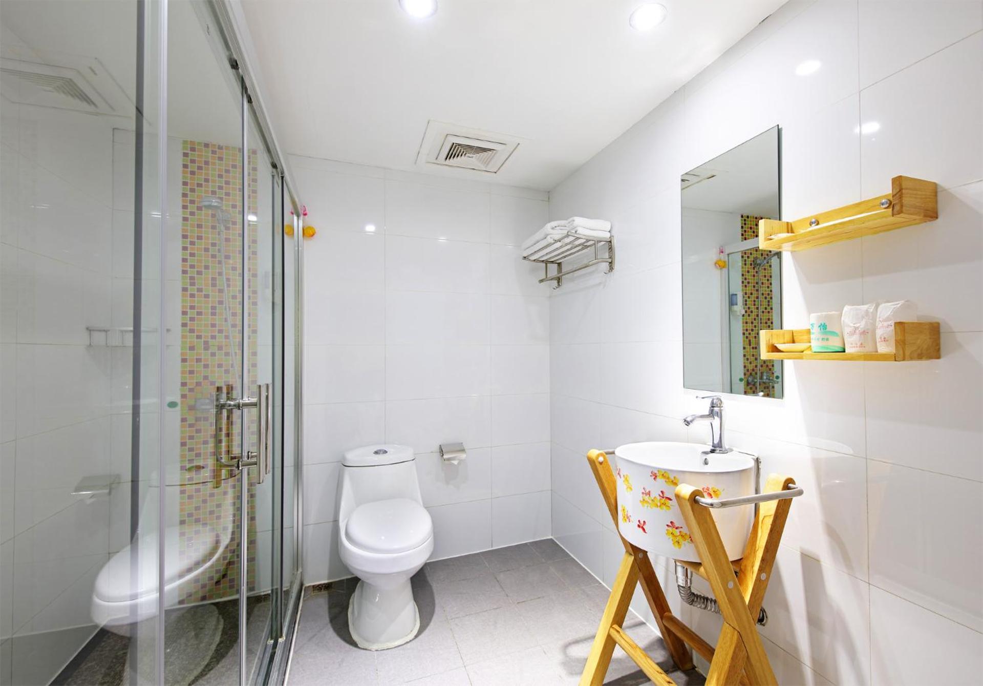 LN Whitehouse Hotel - Photo 6