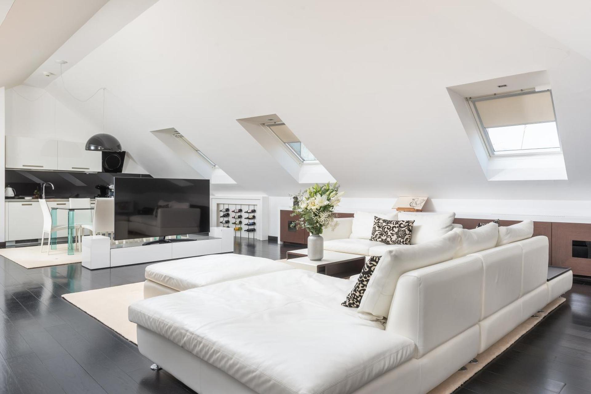 Marmont Heritage Hotel - Photo 53