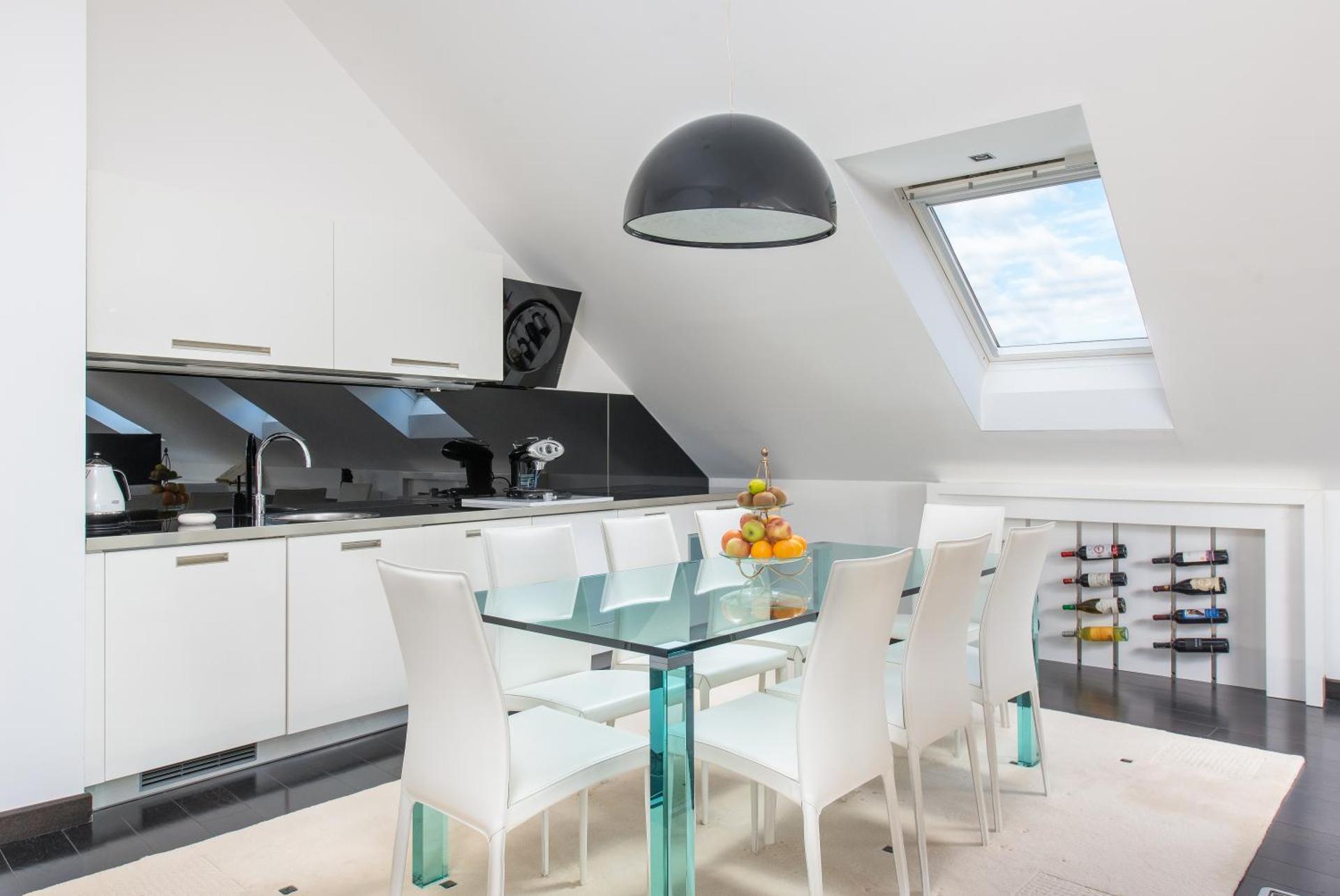 Marmont Heritage Hotel - Photo 50