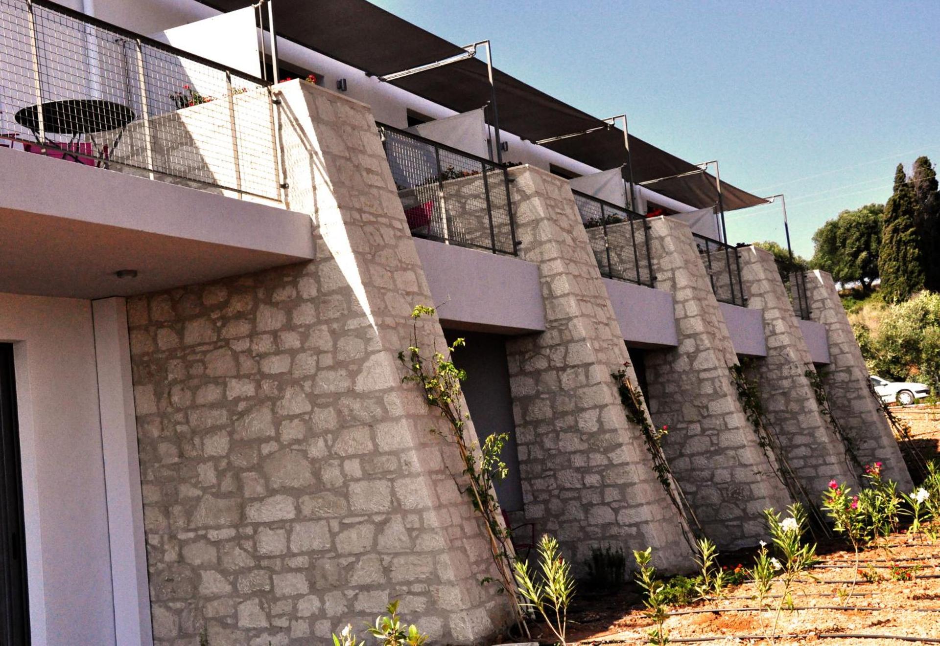 Leivatho Hotel - Photo 8