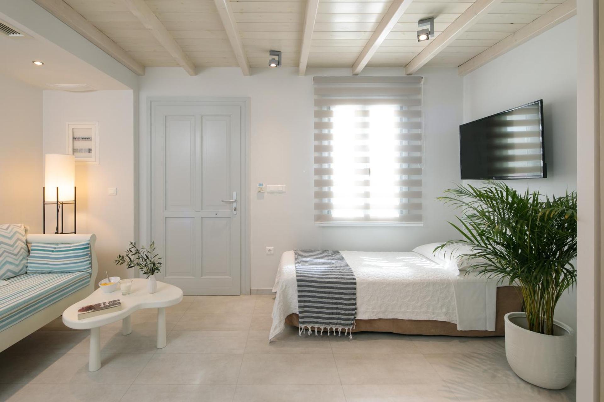 Iria Beach Art Hotel - Photo 33