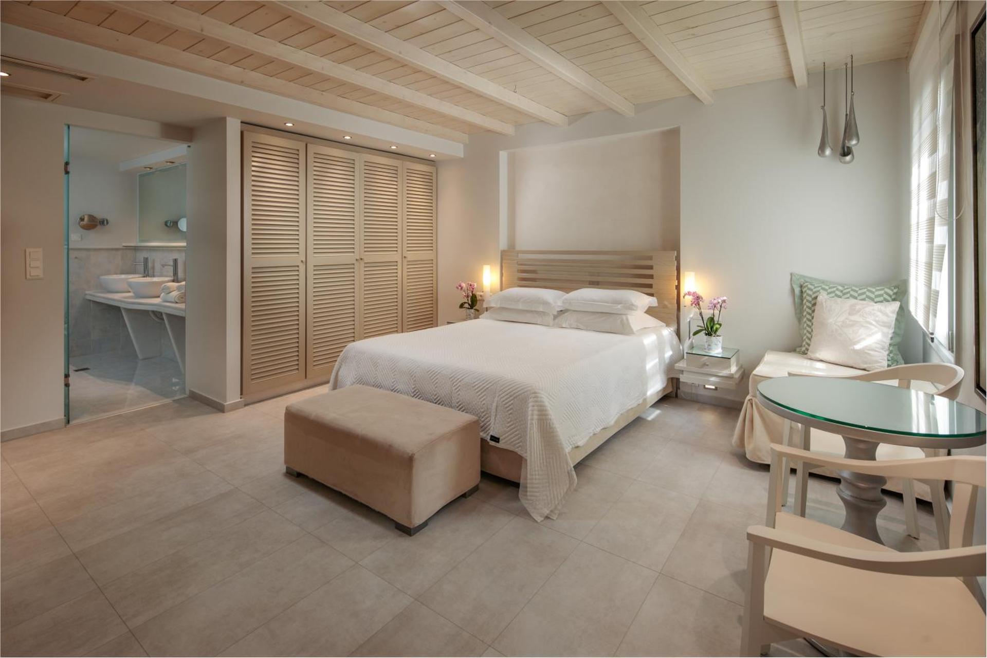 Iria Beach Art Hotel - Photo 93