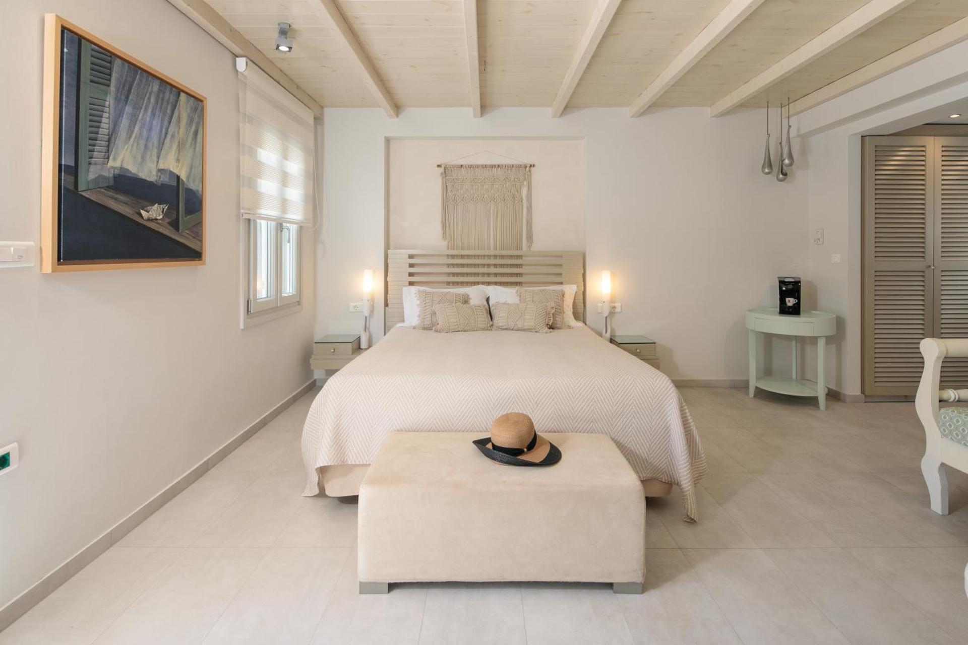 Iria Beach Art Hotel - Photo 58
