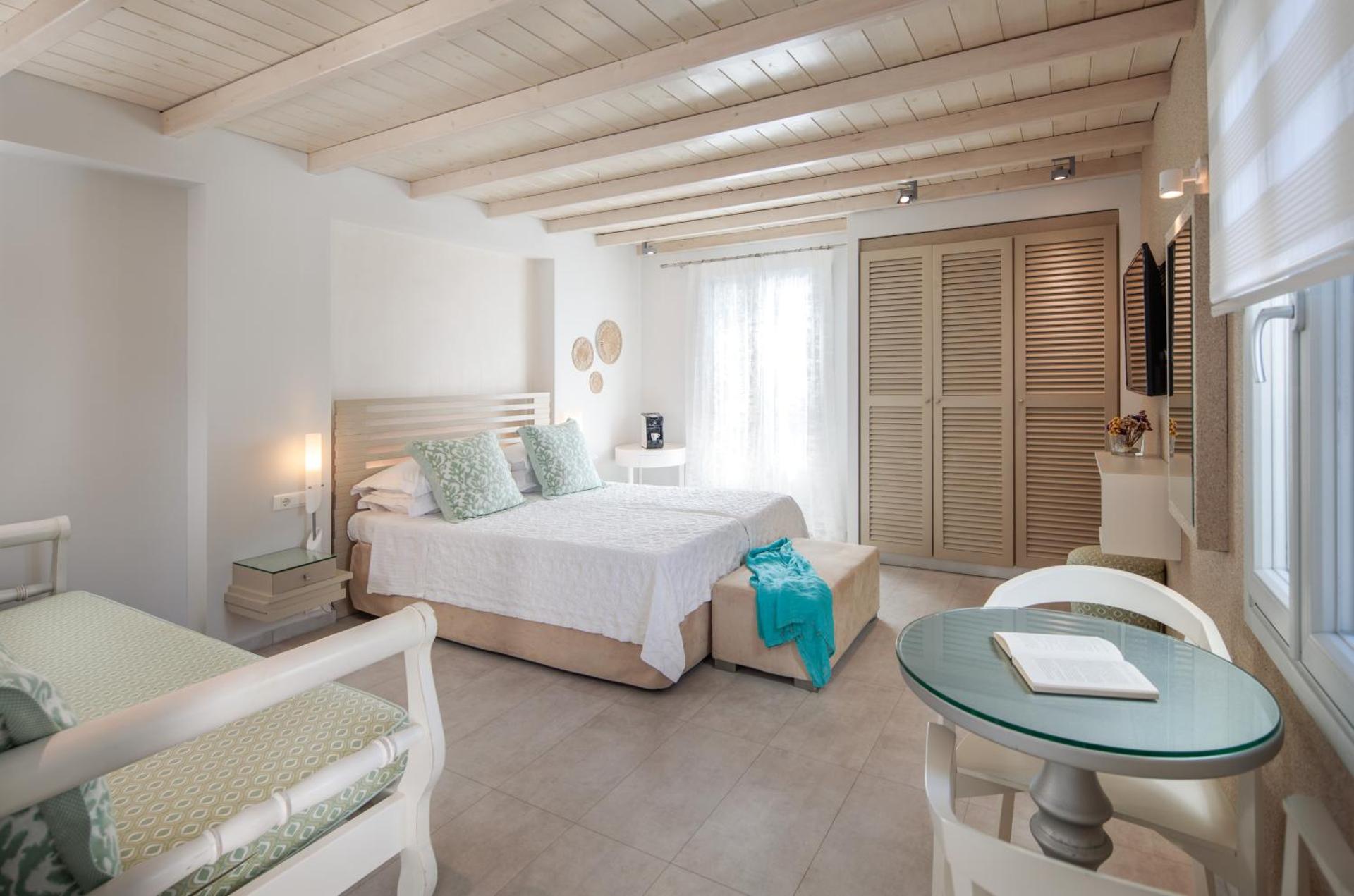 Iria Beach Art Hotel - Photo 60