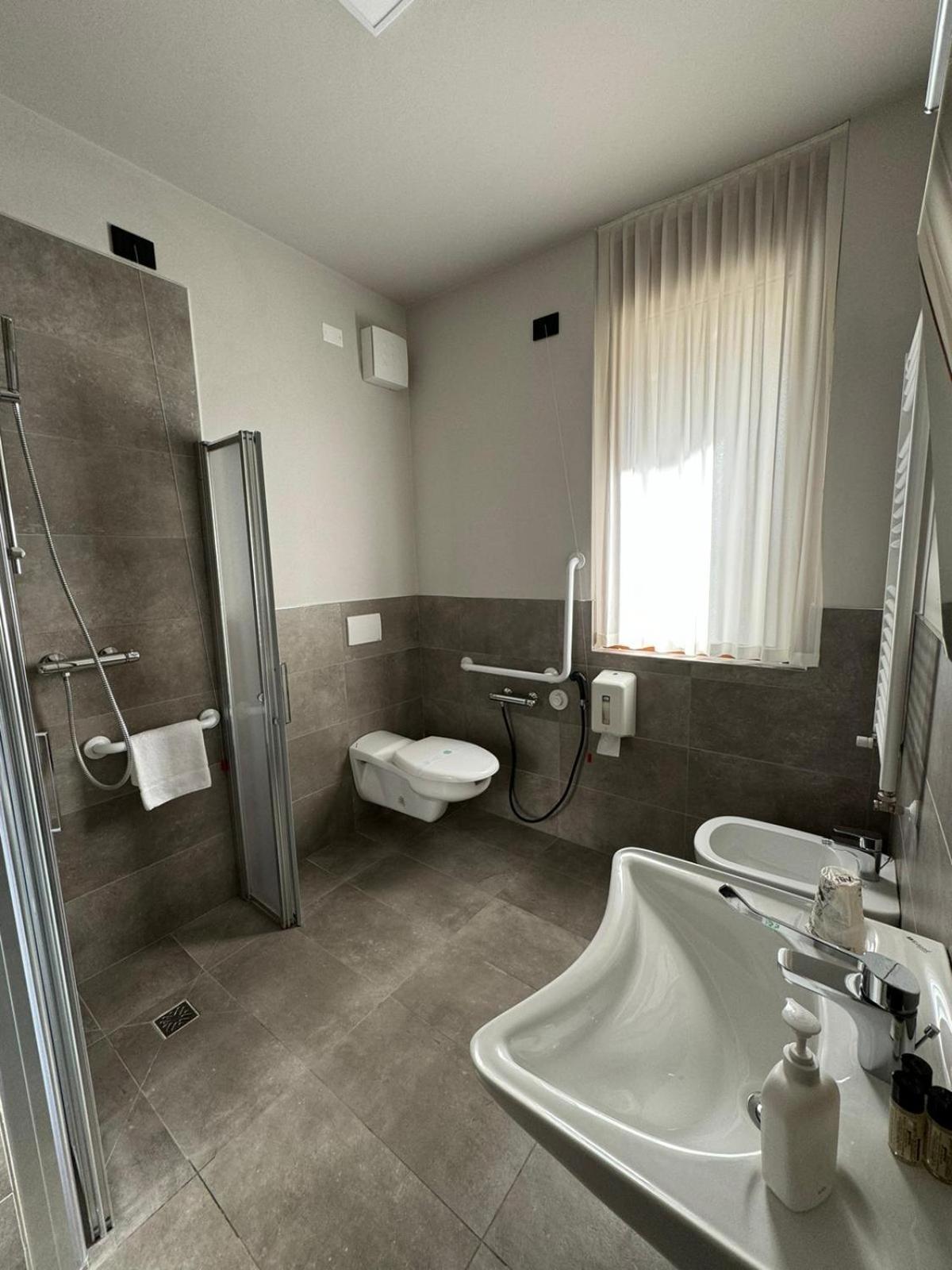 Continental Hotel - Photo 81