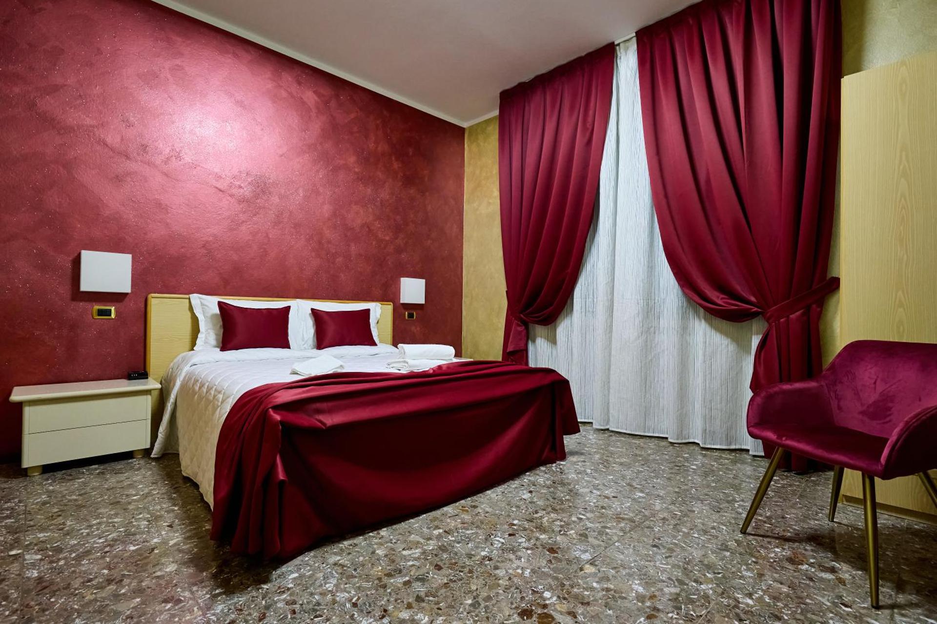 HOTEL PARADISO - Photo 32
