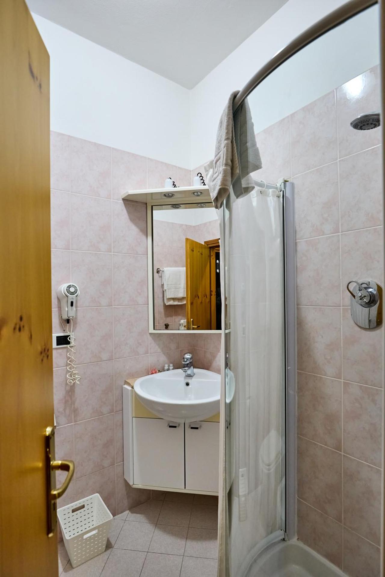 HOTEL PARADISO - Photo 51