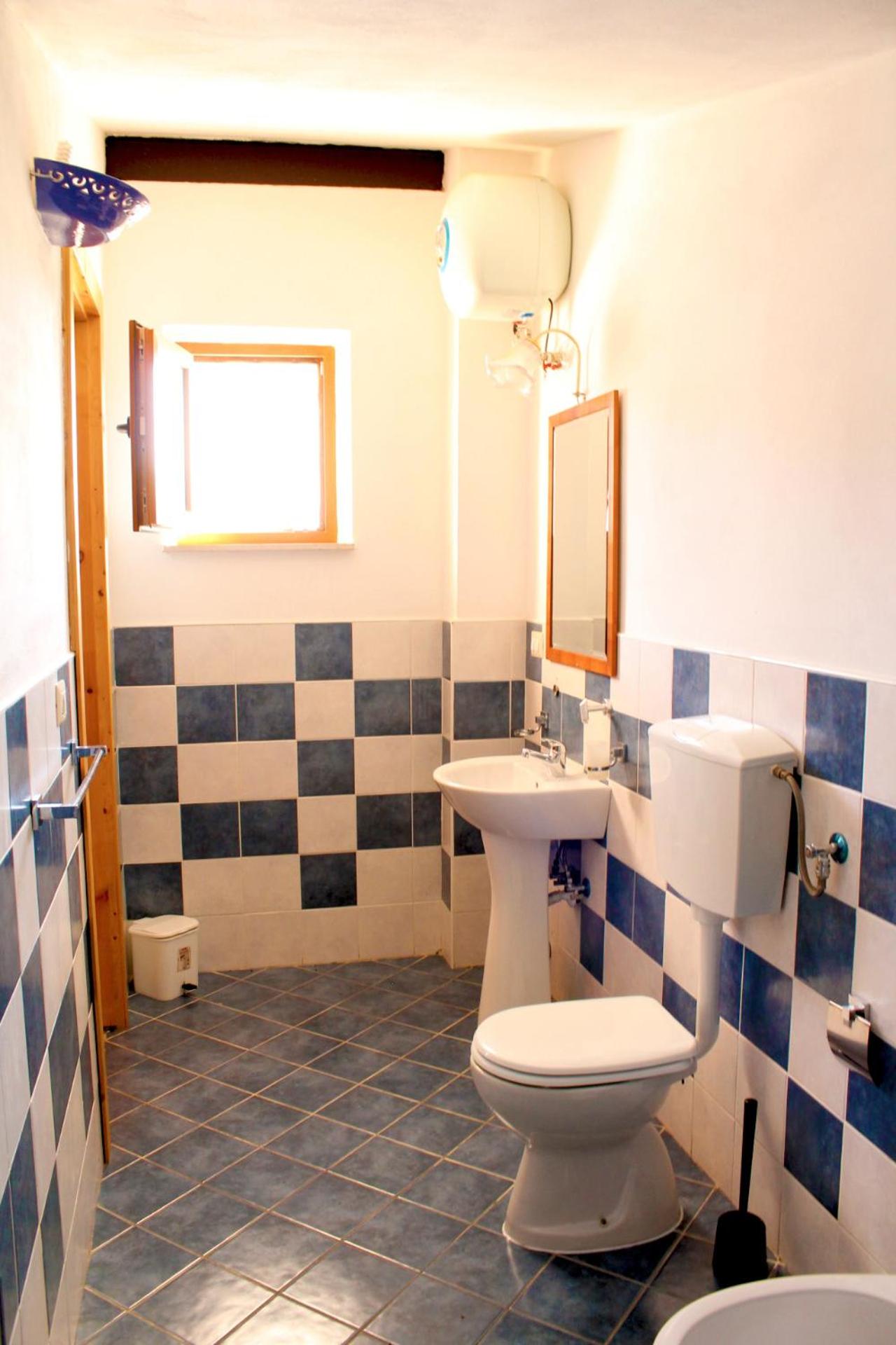 Fontana La Pietra - Photo 16