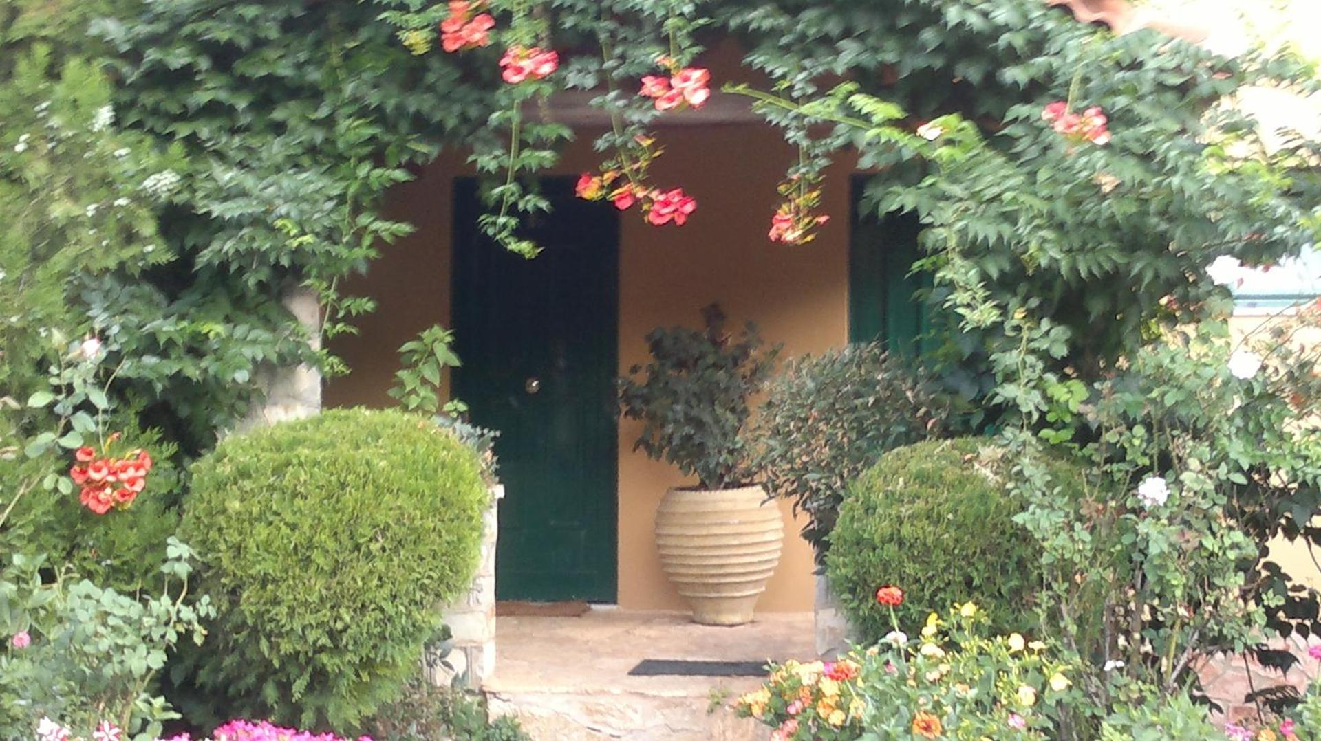 Aphrodite's Inn Kalavrita - Photo 100