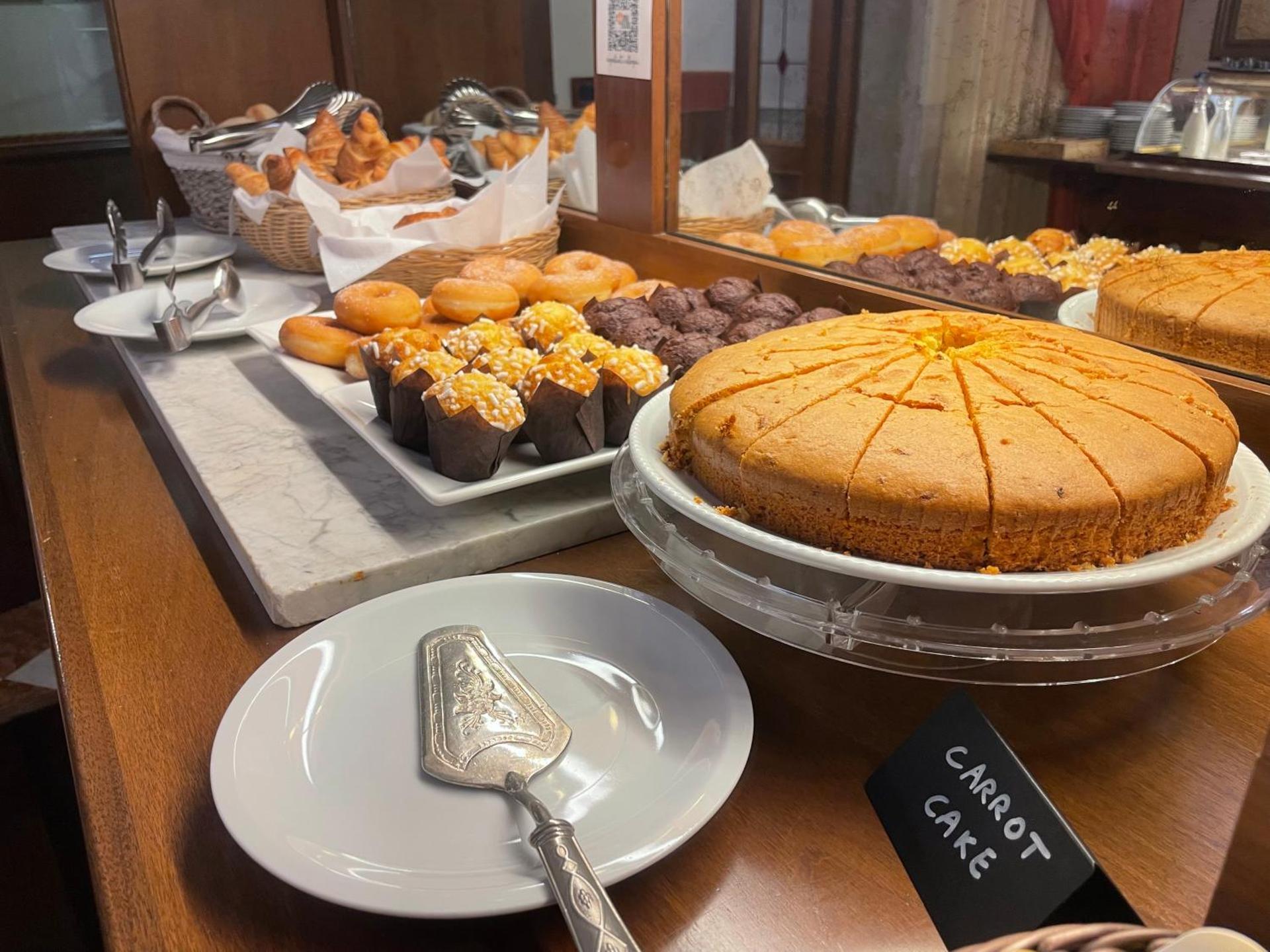 Hotel Fontana - Photo 14