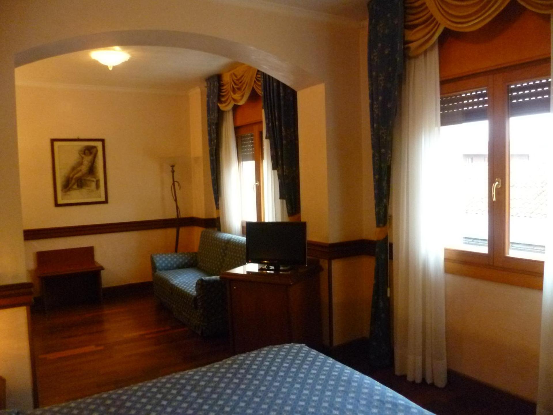 Hotel Minerva - Photo 38