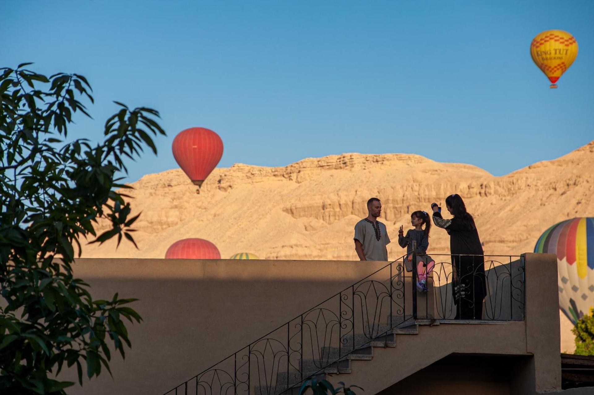 New Memnon Hotel - Photo 38