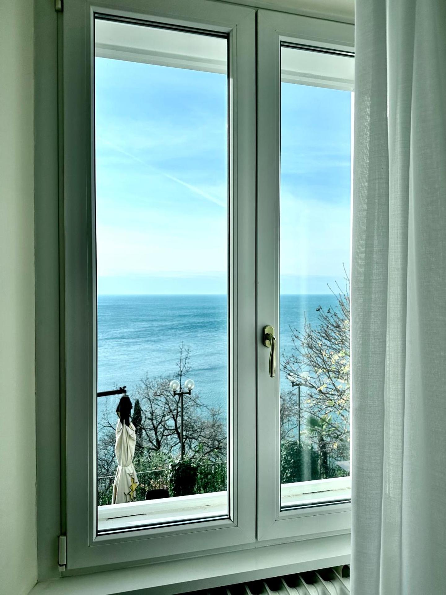 Hotel Riviera & Maximilian's - Photo 32