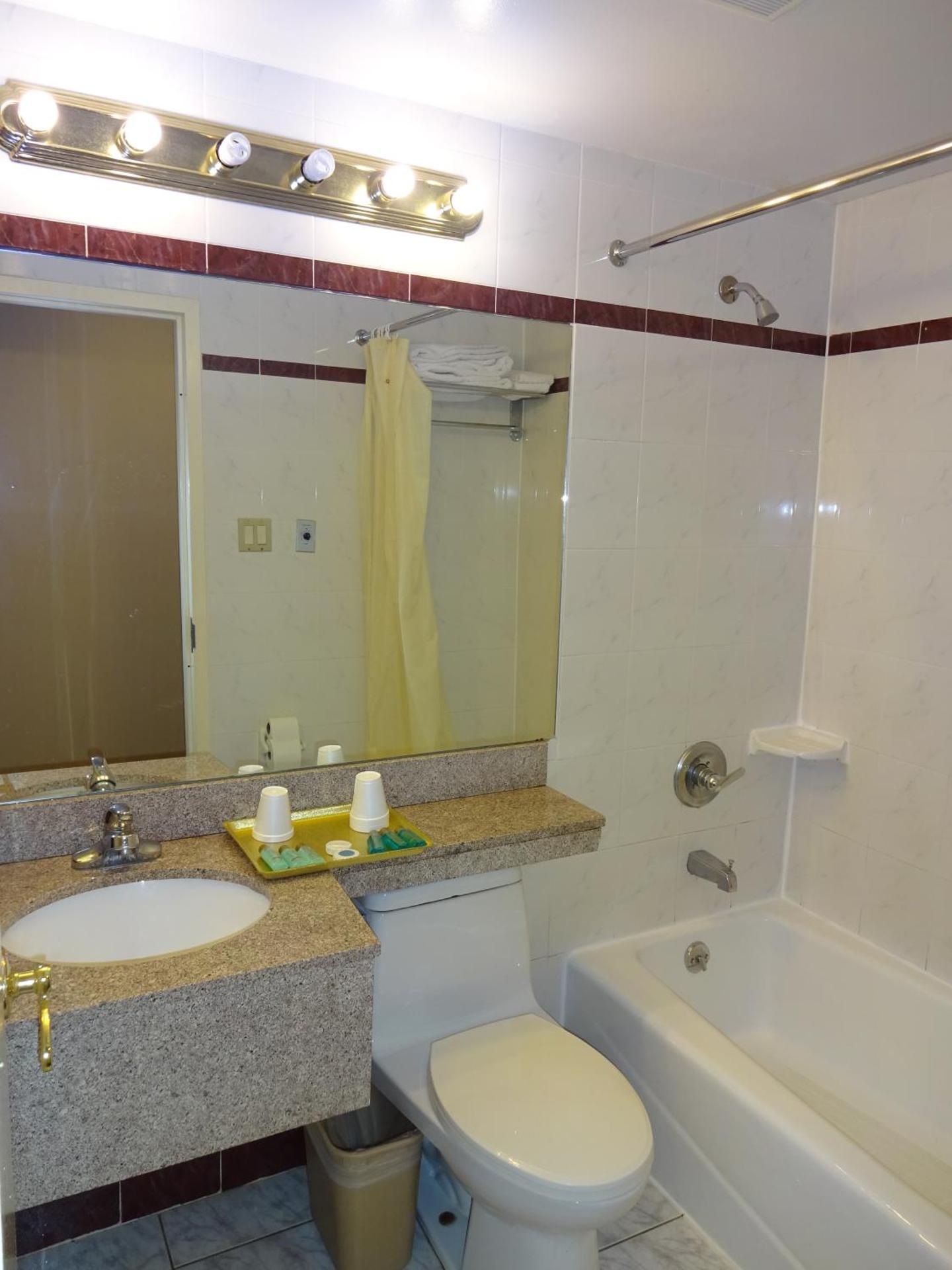 Flushing Hotel - Photo 27