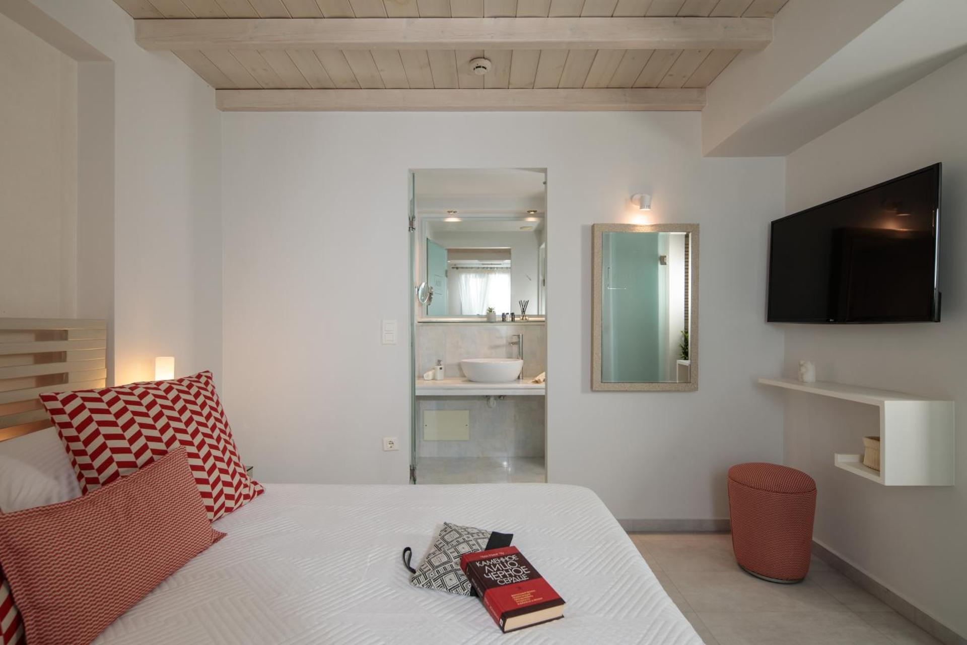 Iria Beach Art Hotel - Photo 74