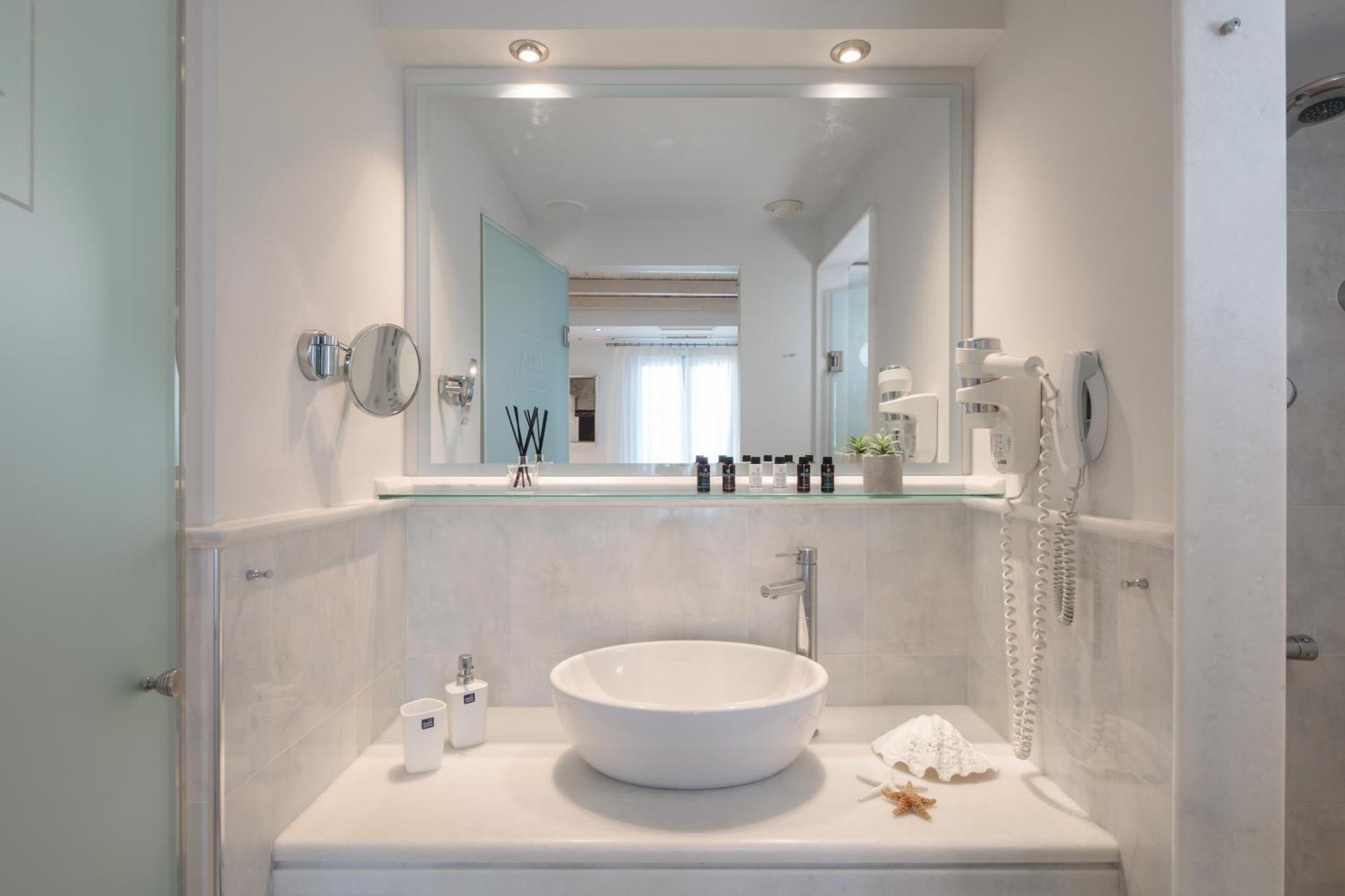 Iria Beach Art Hotel - Photo 76
