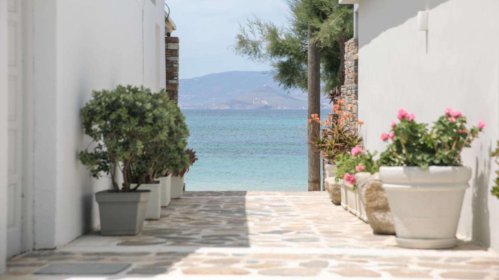 Iria Beach Art Hotel - Photo 107