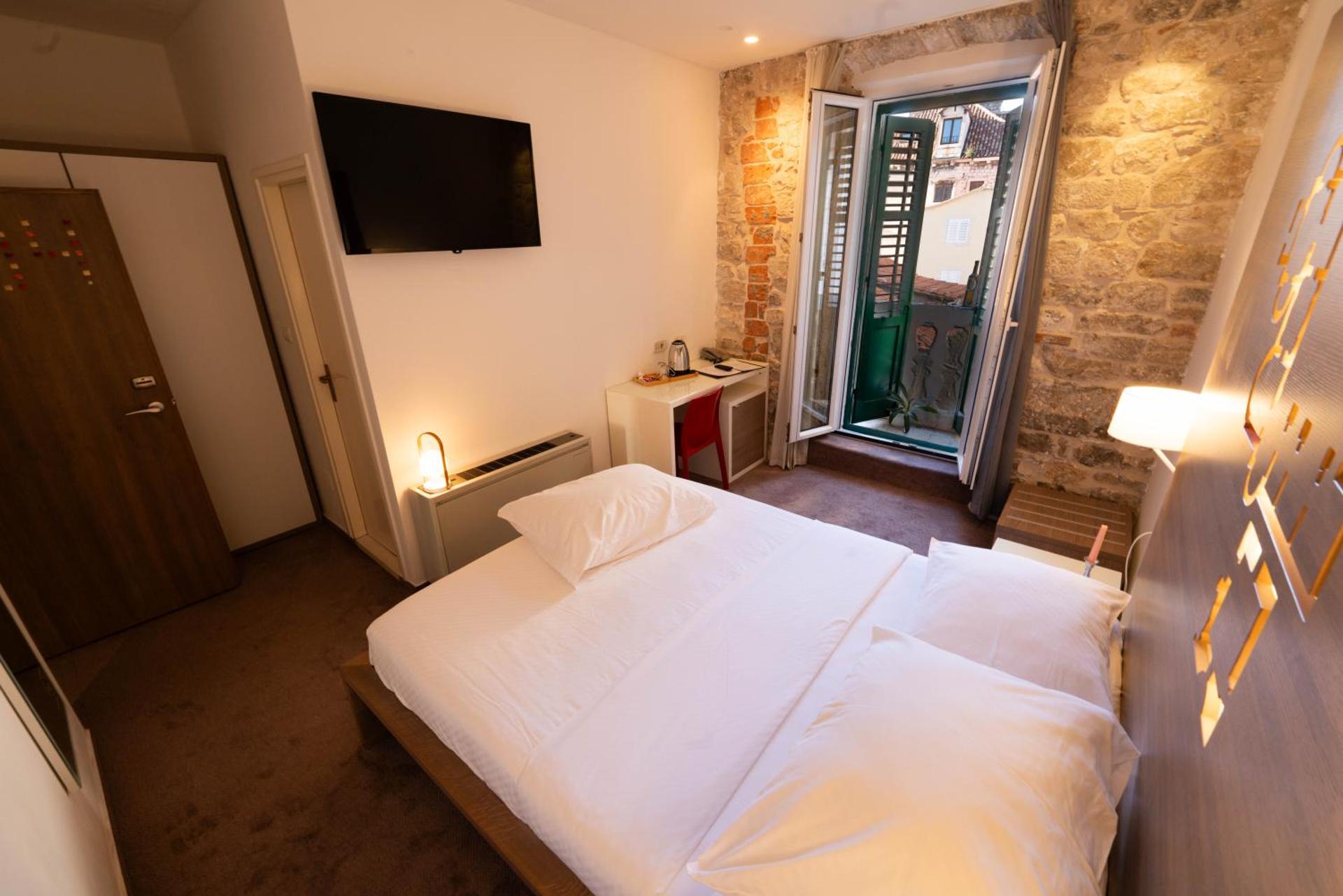 Slavija Culture Heritage Hotel - Photo 101