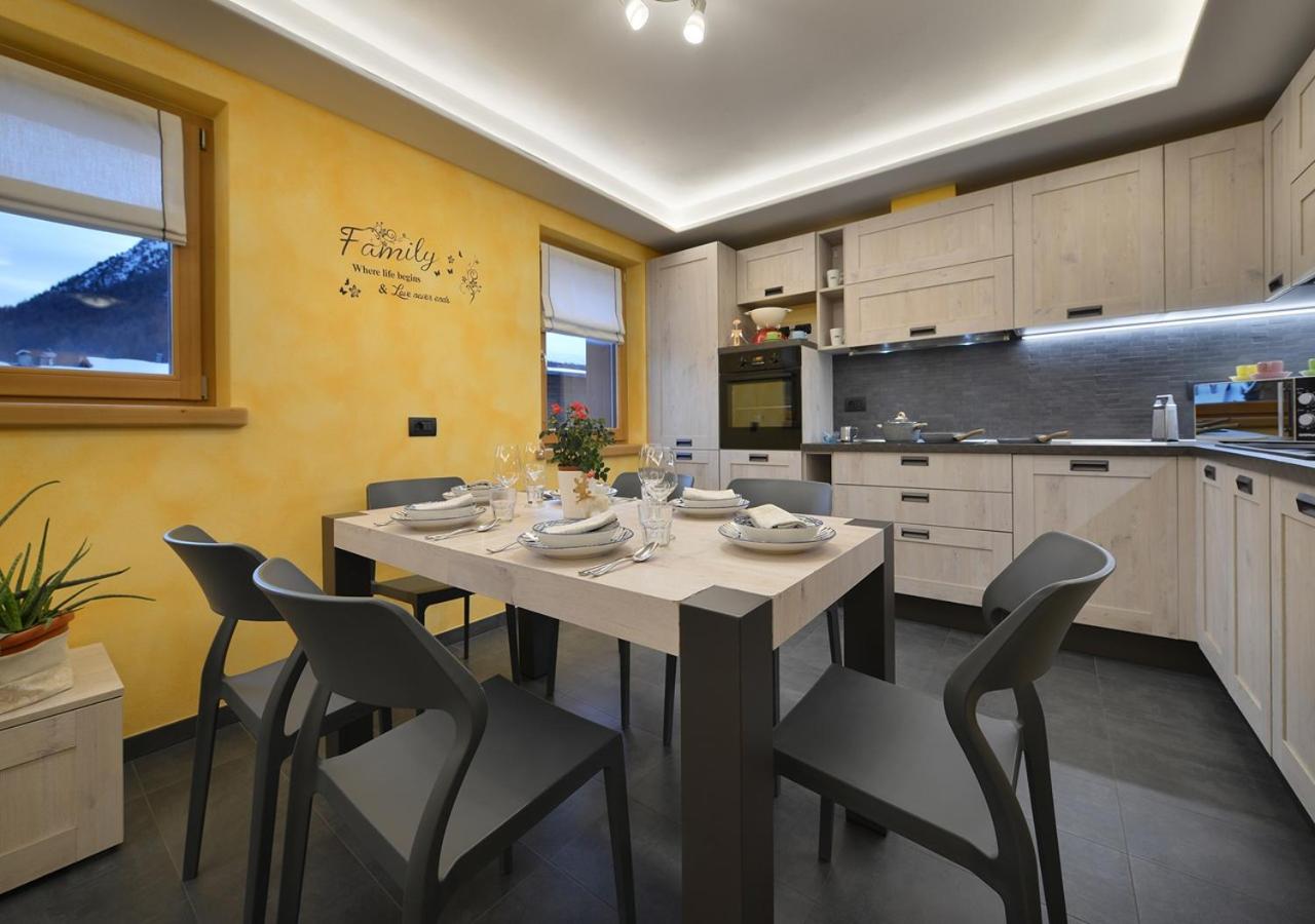 Apartment with Balcony - Photo 3