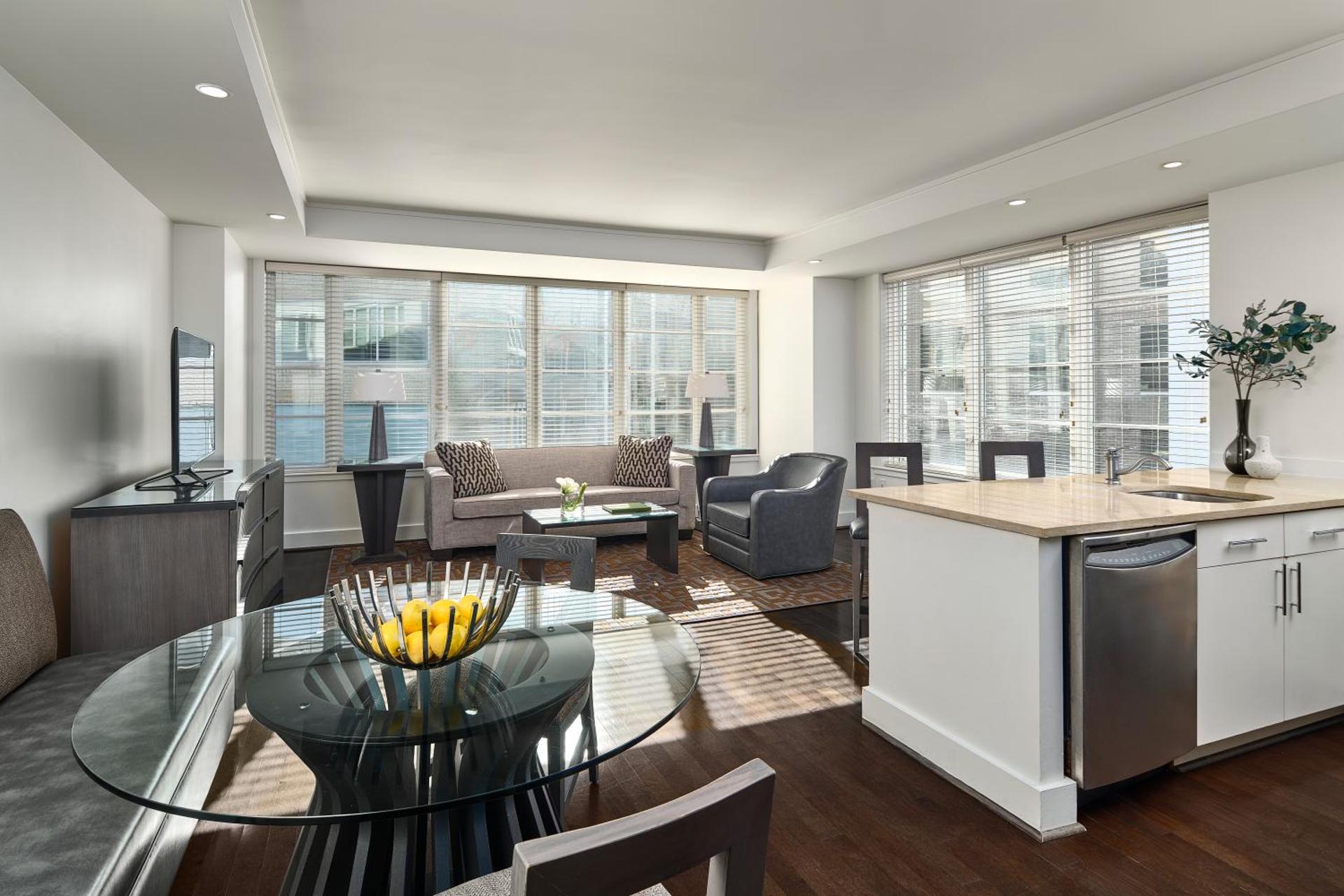 AKA White House - Photo 3