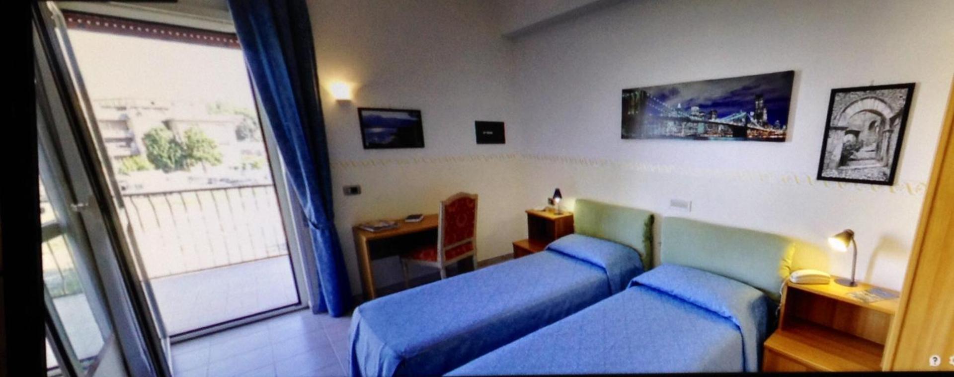 Hotel Serena - Photo 48