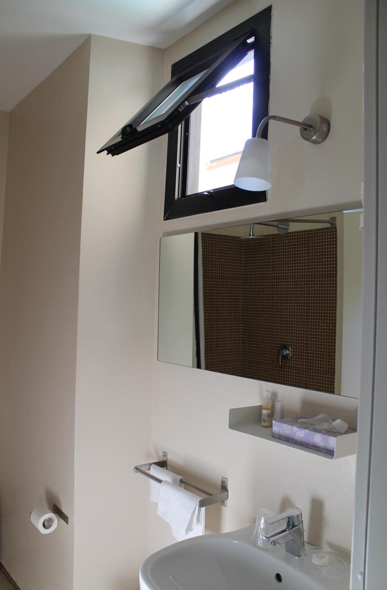 Hotel Touring - Photo 52