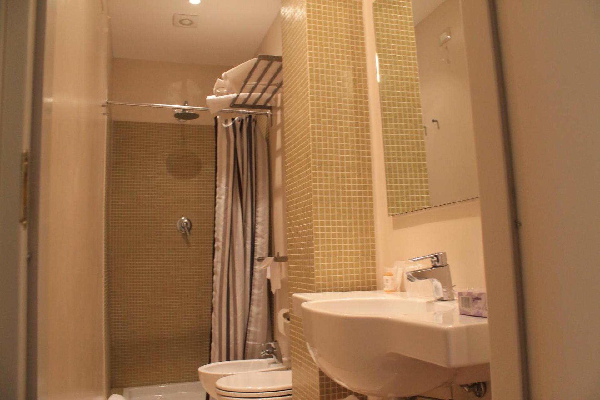 Hotel Touring - Photo 35