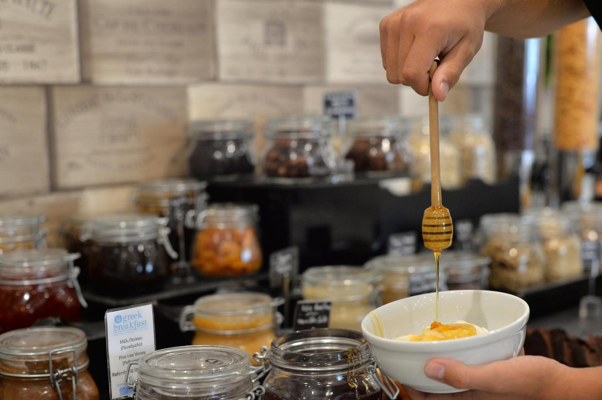 Athenaeum Grand Hotel - Photo 39