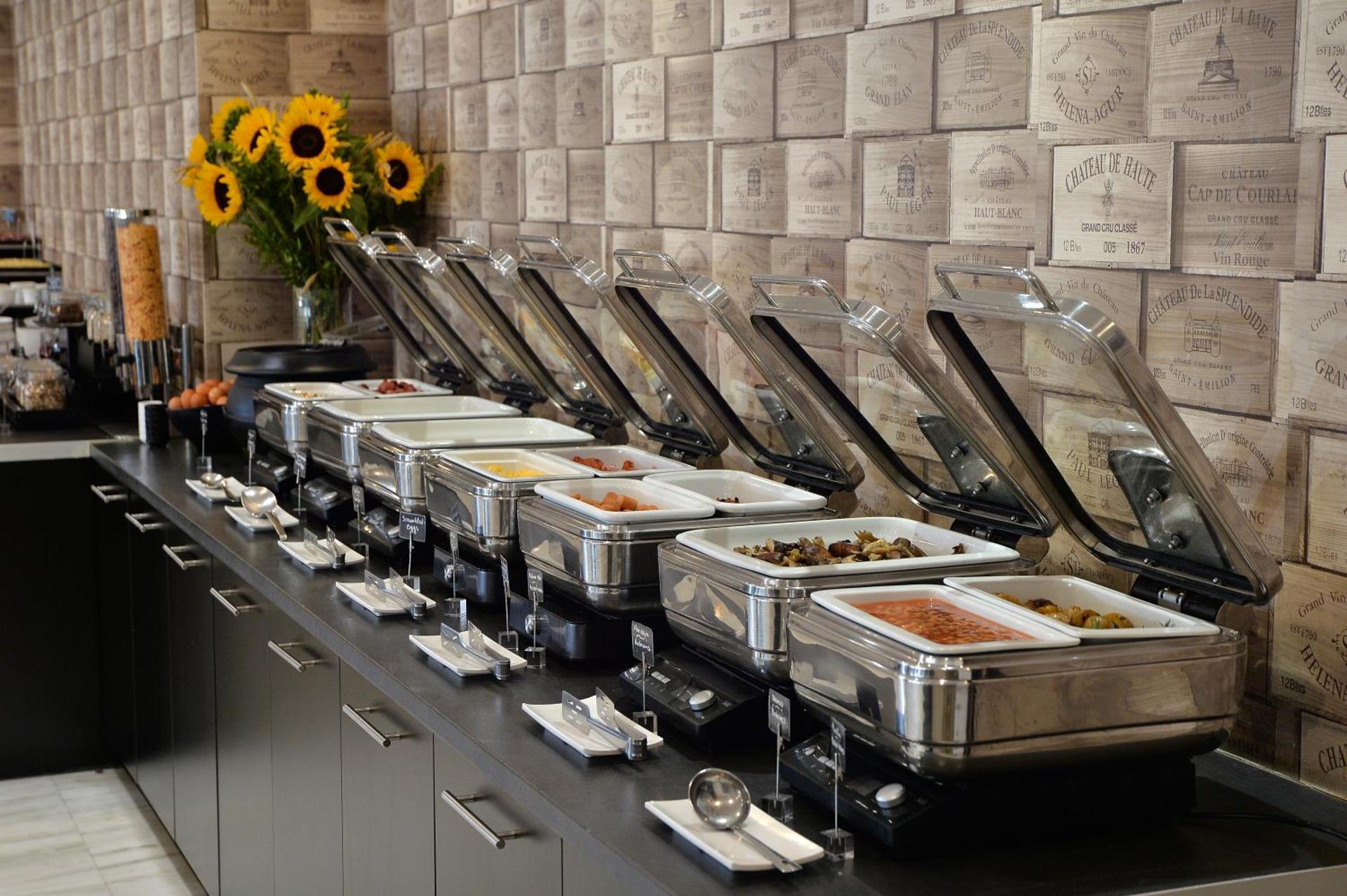 Athenaeum Grand Hotel - Photo 40