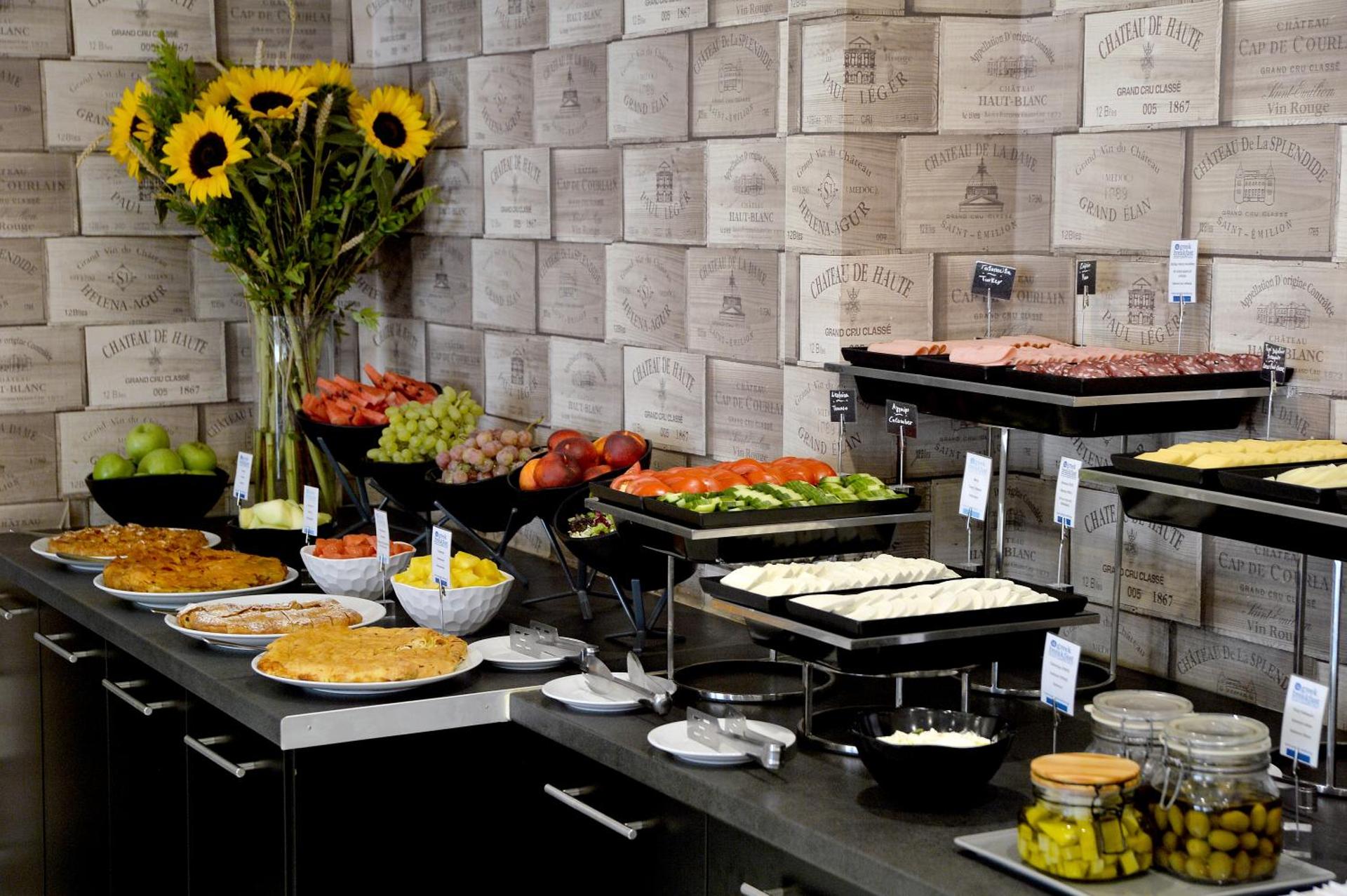 Athenaeum Grand Hotel - Photo 36