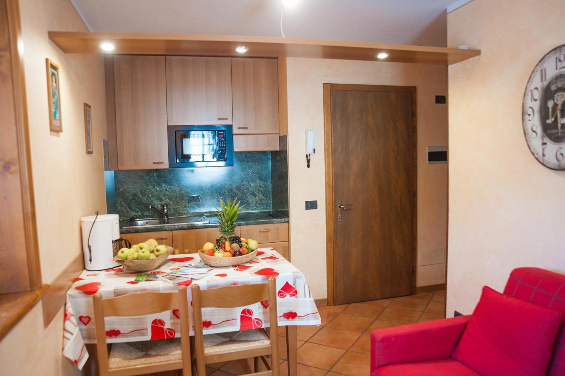 Two-Bedroom Apartment - Photo 2