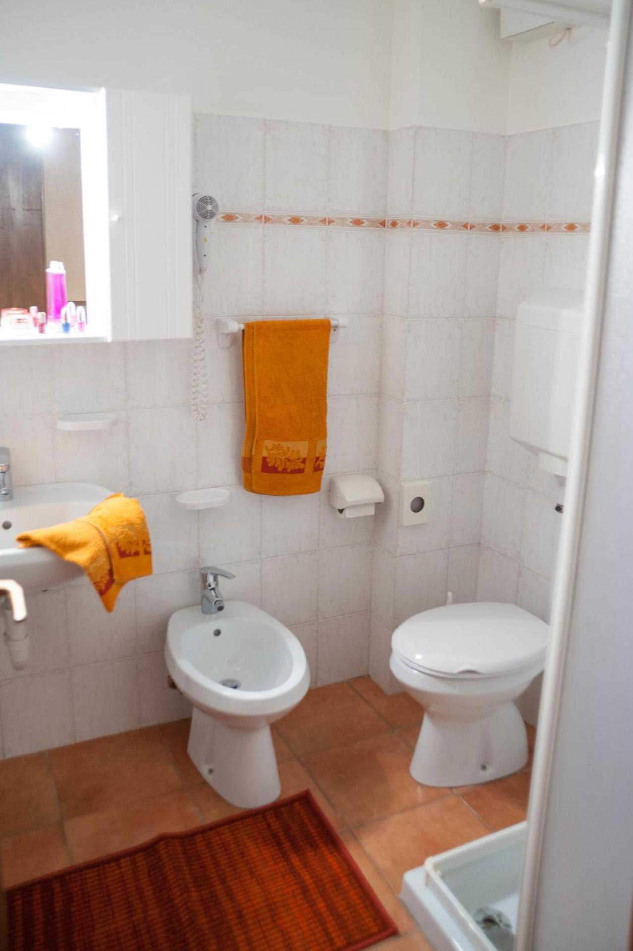 One-Bedroom Apartment ( 2 Adults ) - Photo 4