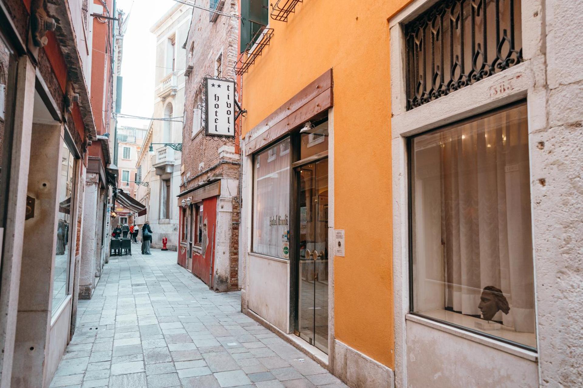 Hotel Tivoli - Photo 66