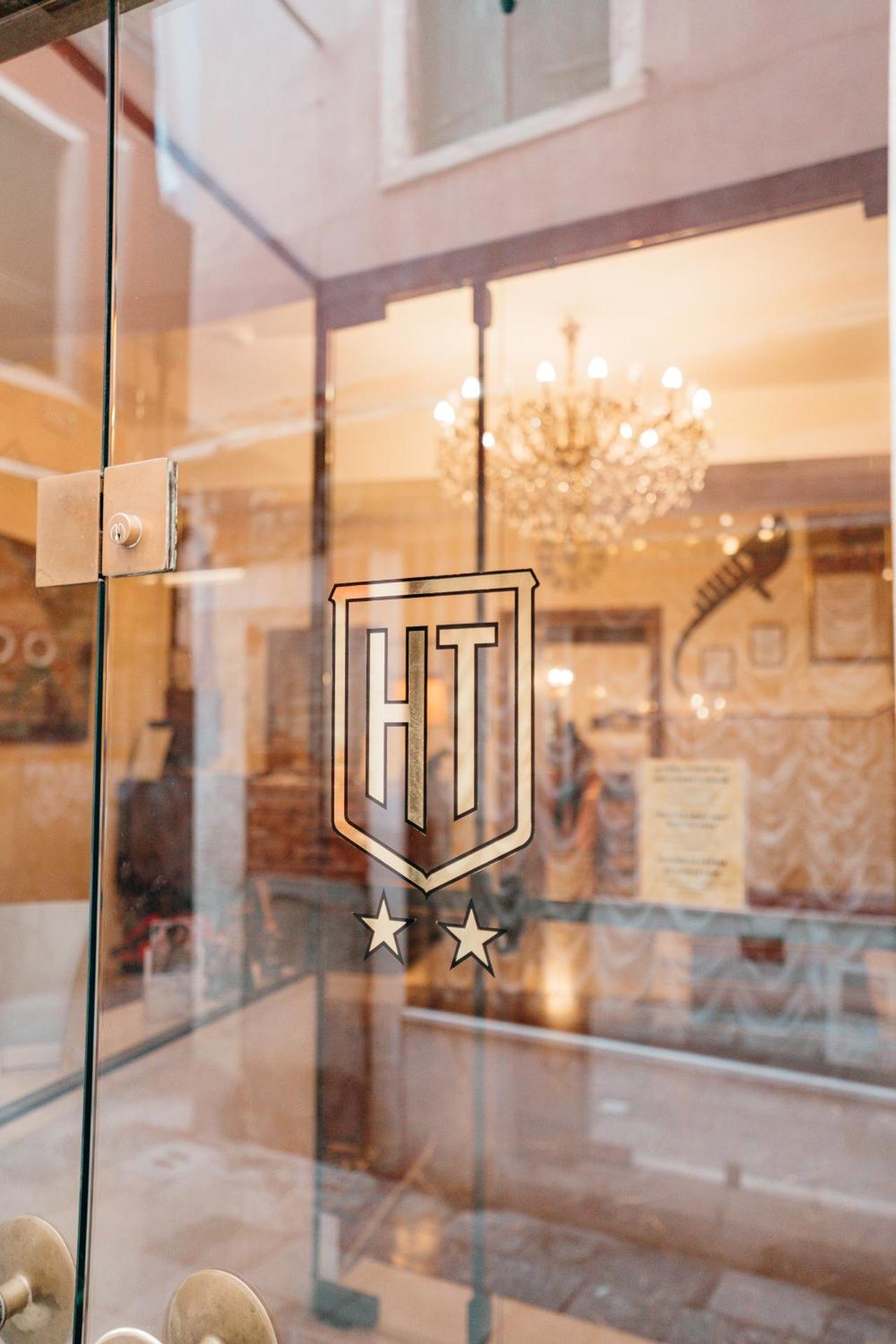 Hotel Tivoli - Photo 63