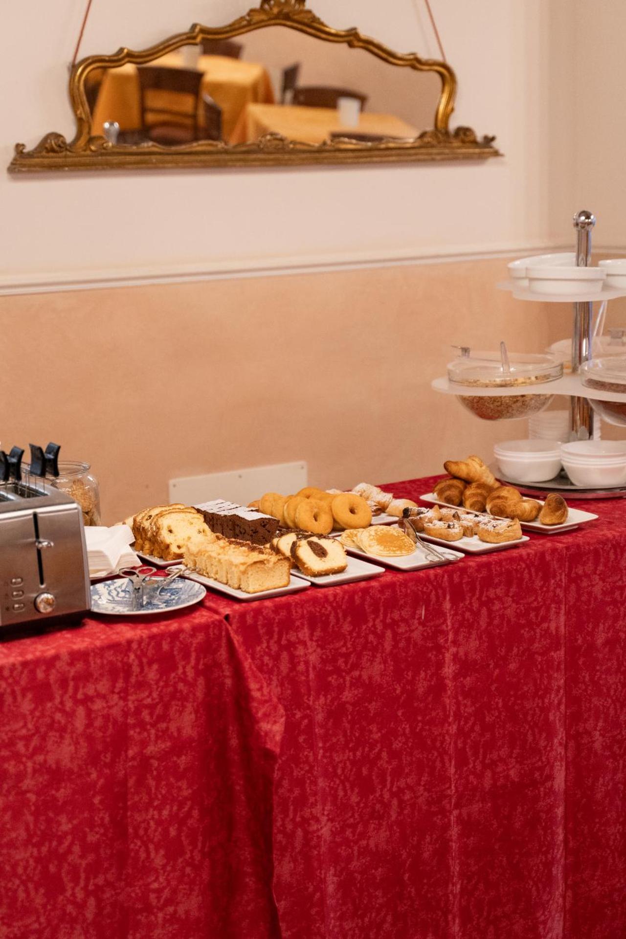 Hotel Tivoli - Photo 3