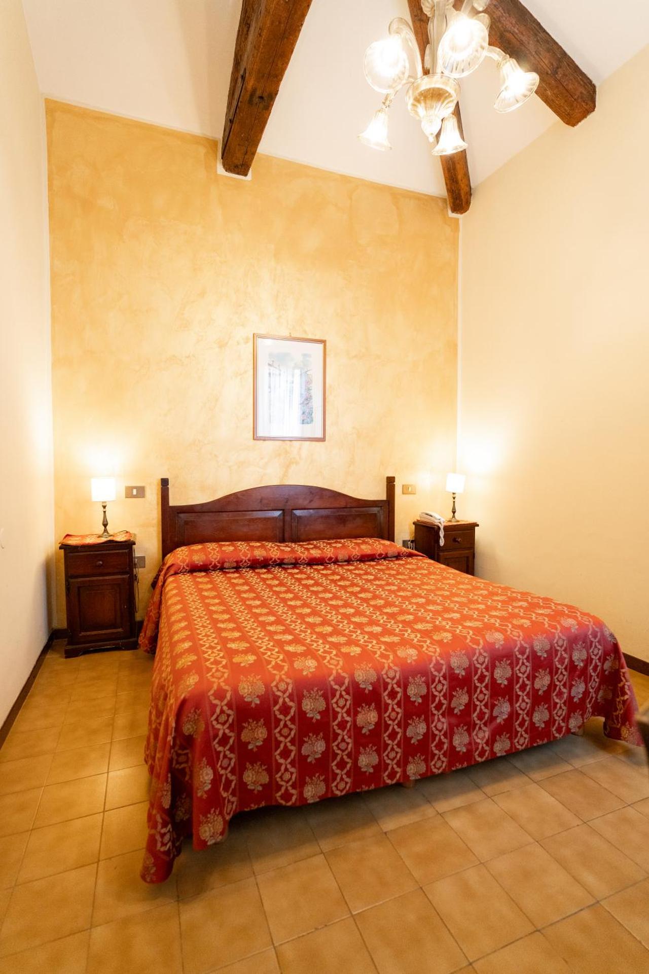 Hotel Tivoli - Photo 20