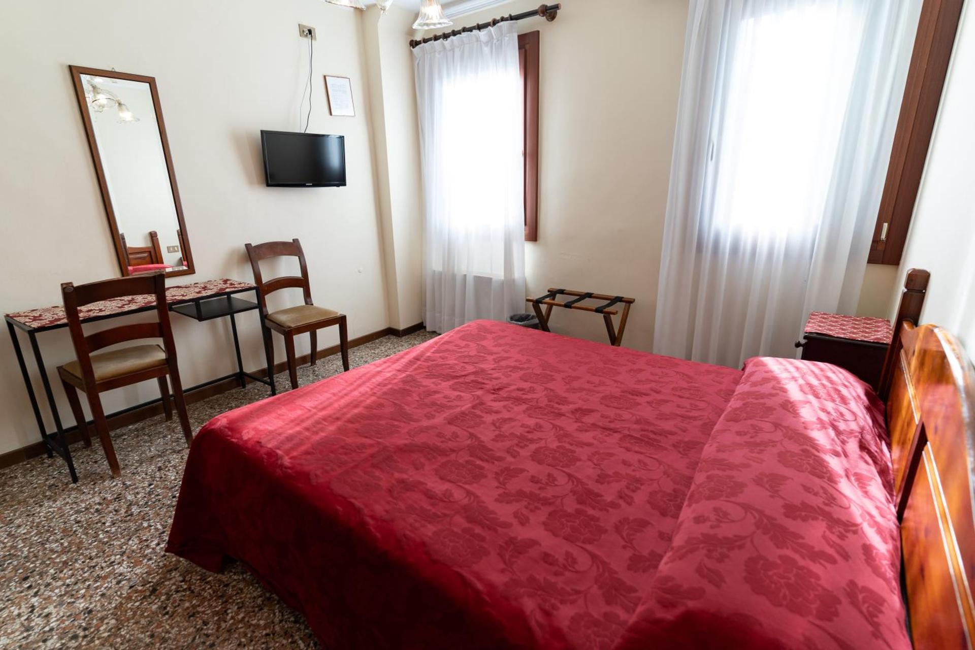 Hotel Tivoli - Photo 24