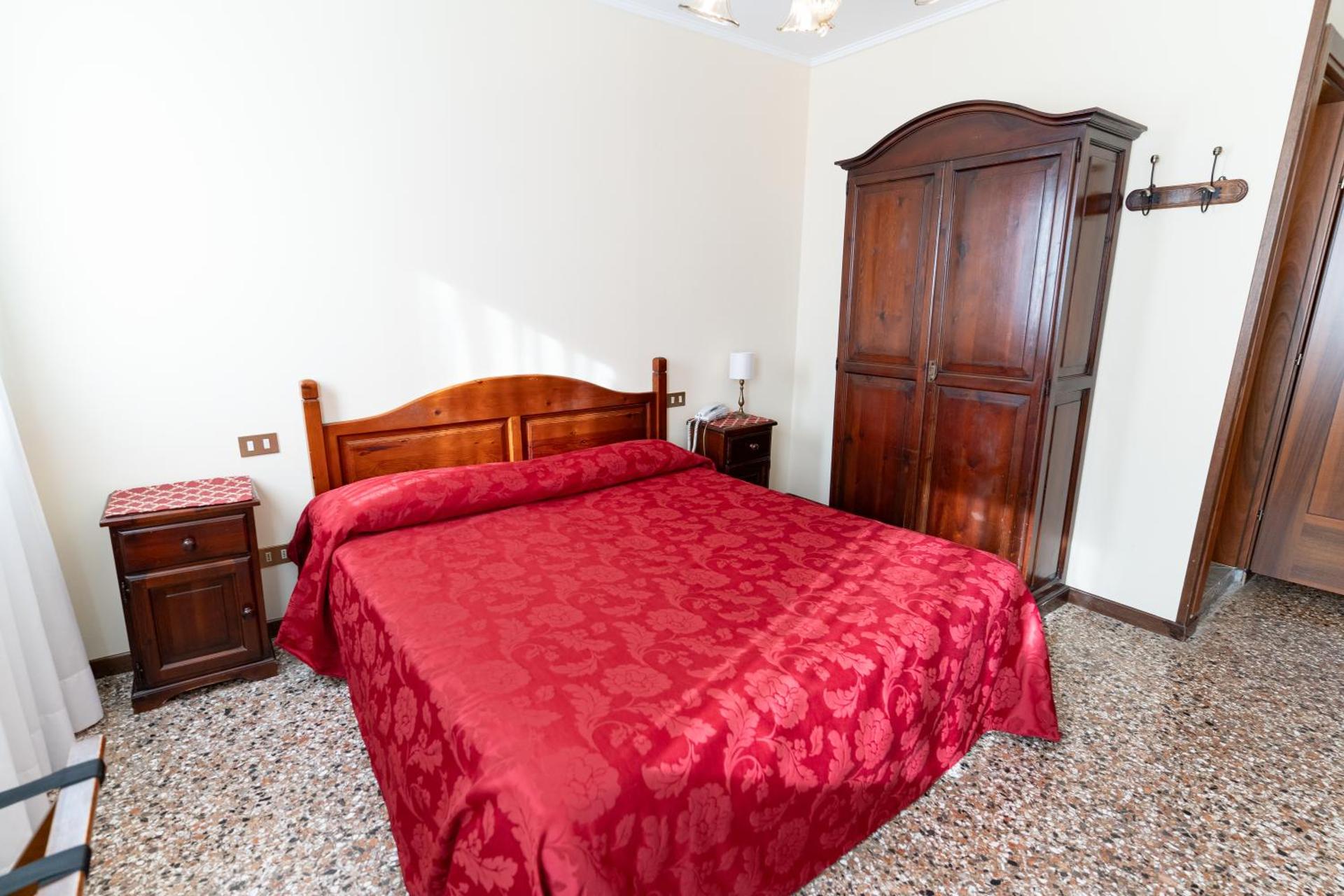 Hotel Tivoli - Photo 22