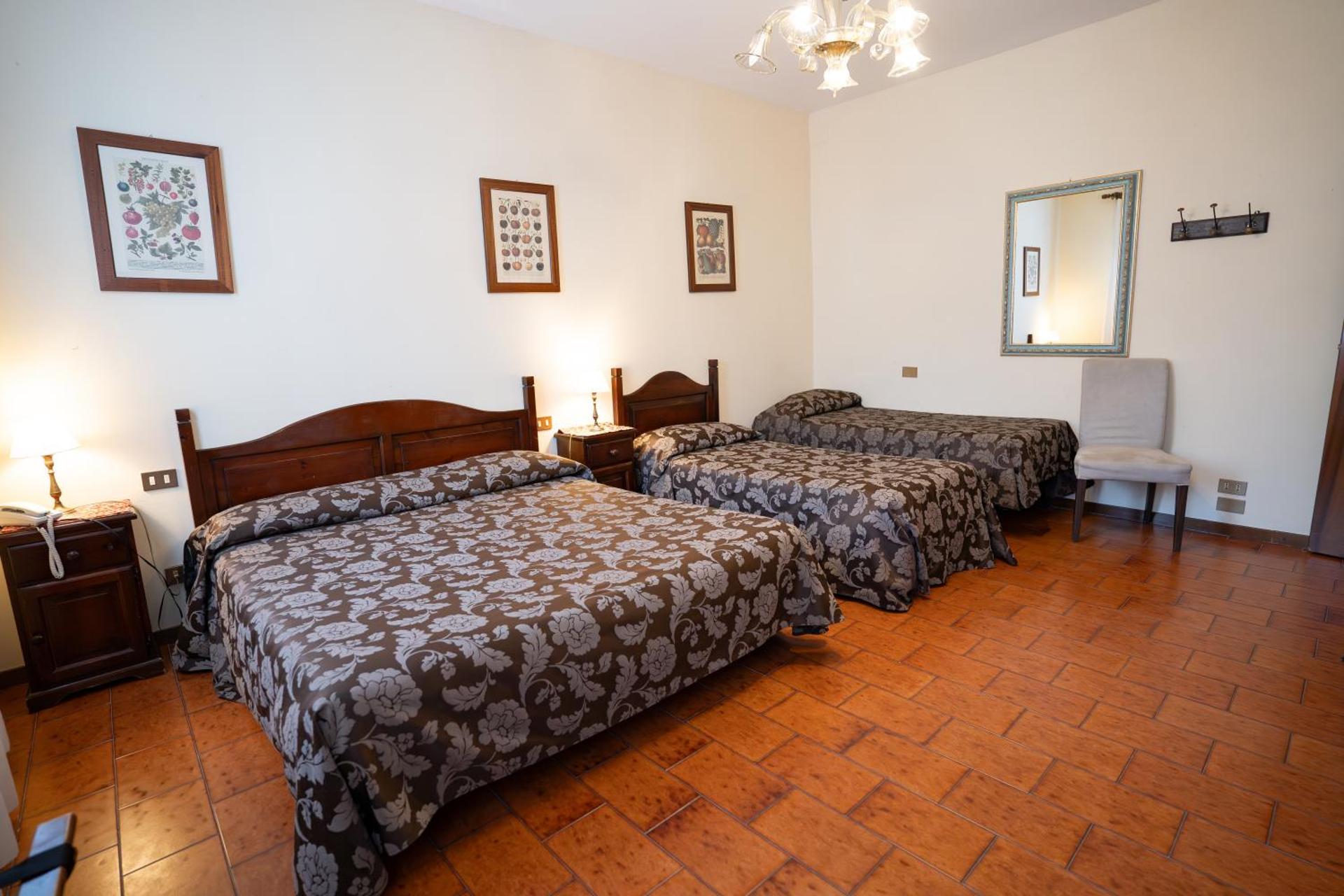 Hotel Tivoli - Photo 31