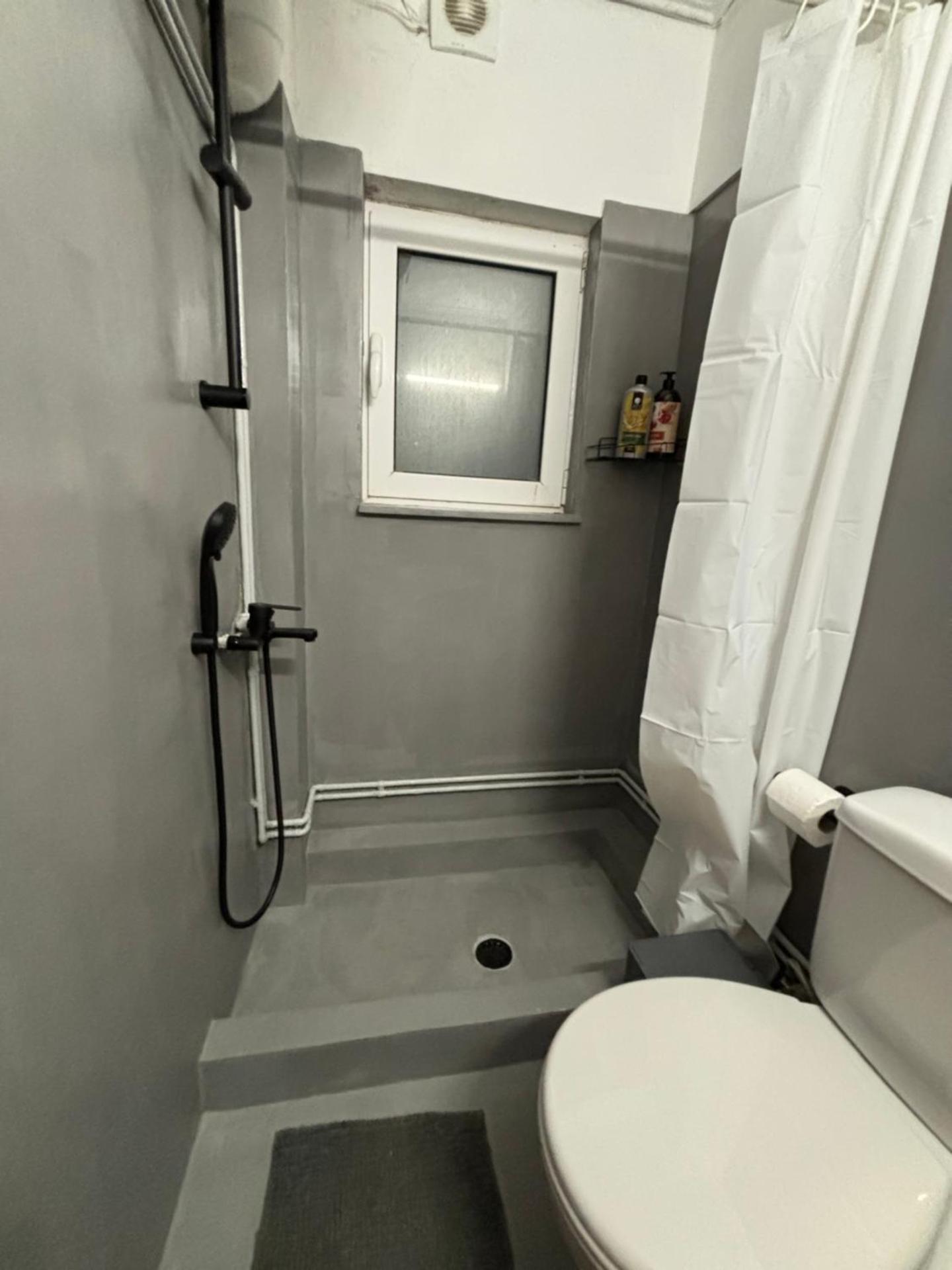 Jacuzzi studio close to athens airport!! - Photo 22