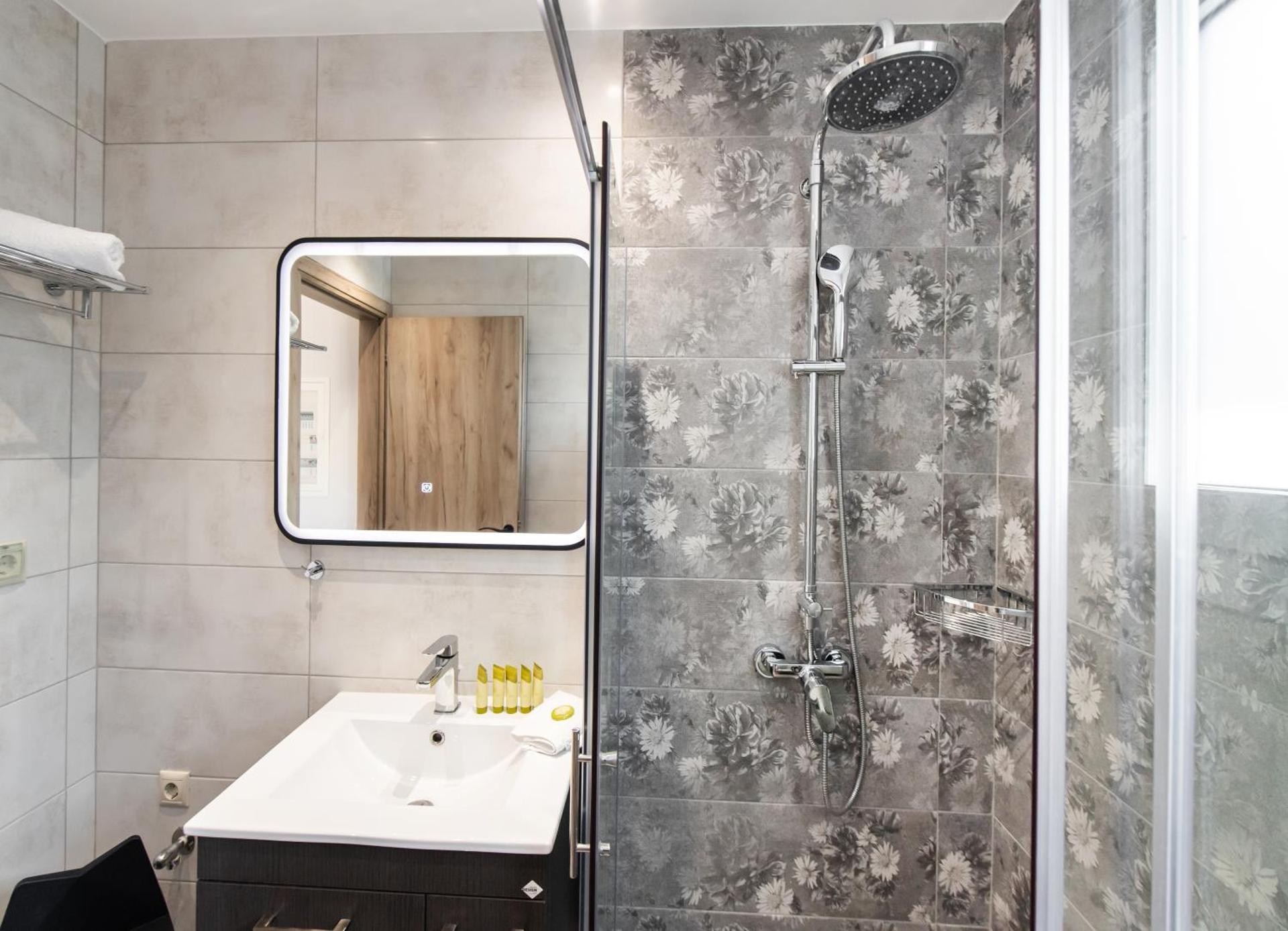 Ruellia Luxury Apartments - Photo 11