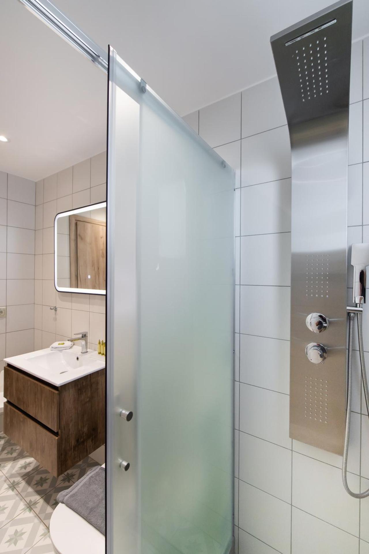 Ruellia Luxury Apartments - Photo 32