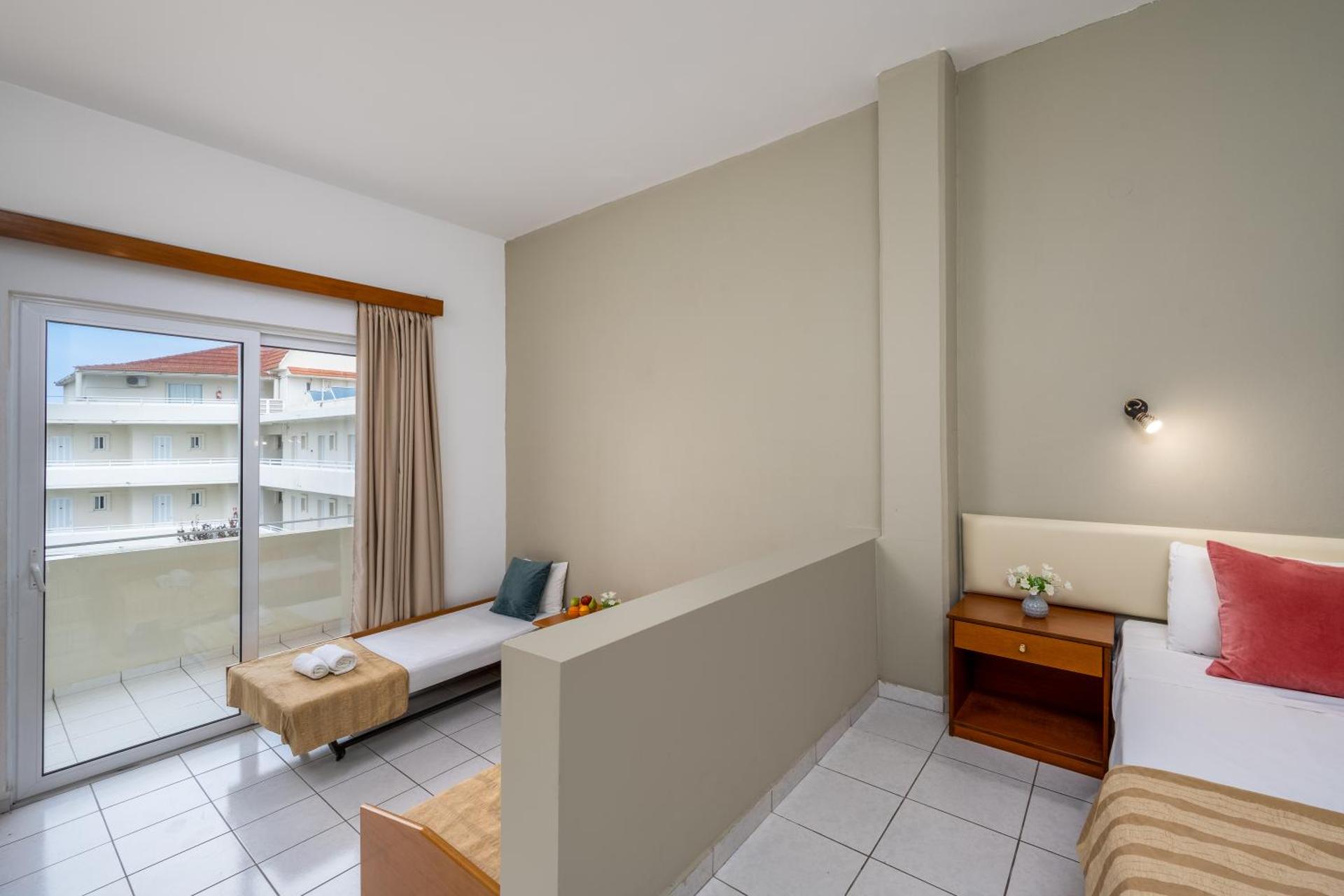 Bayside Hotel Katsaras - Photo 25