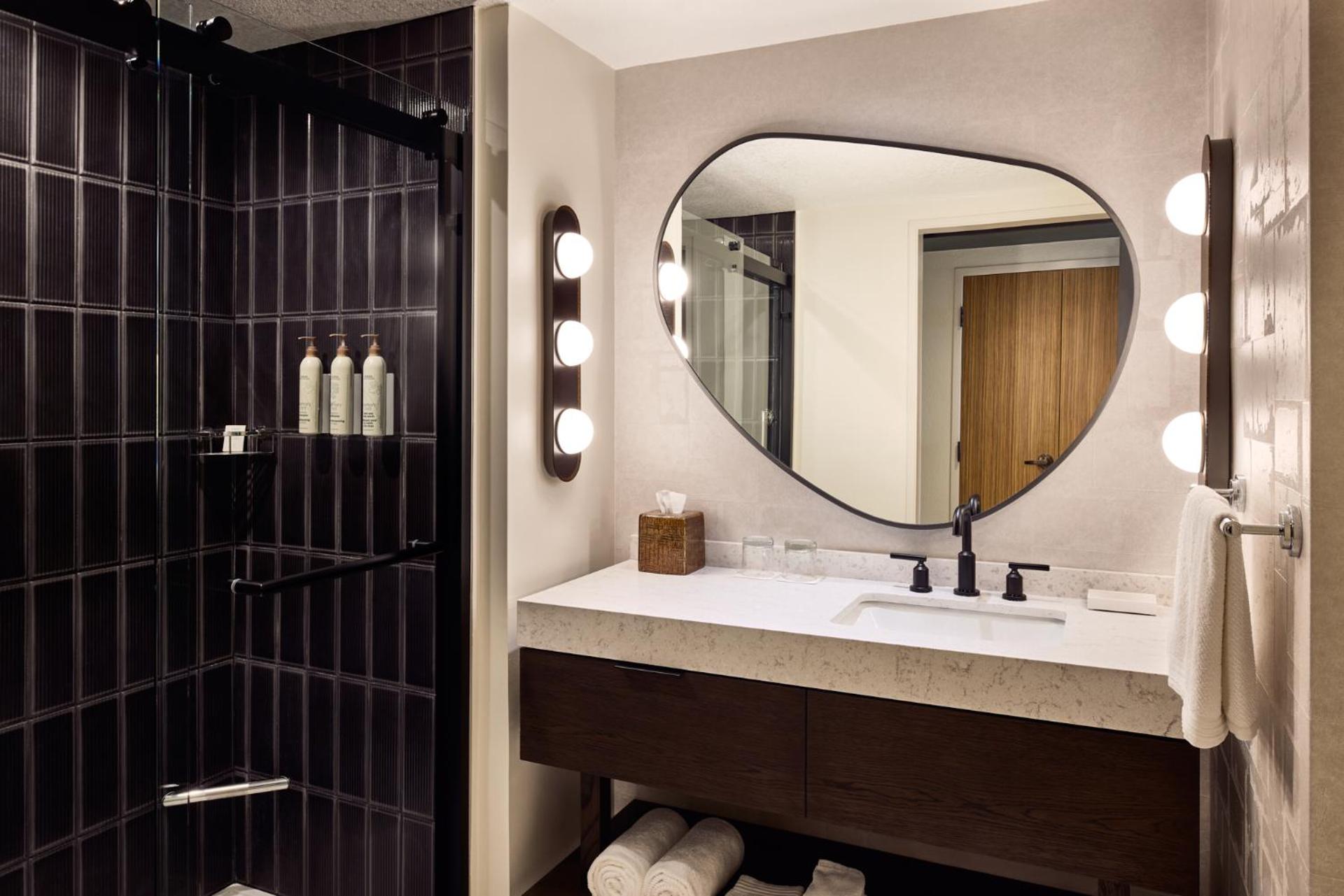 Renaissance Phoenix Glendale Hotel & Conference Center - Photo 2