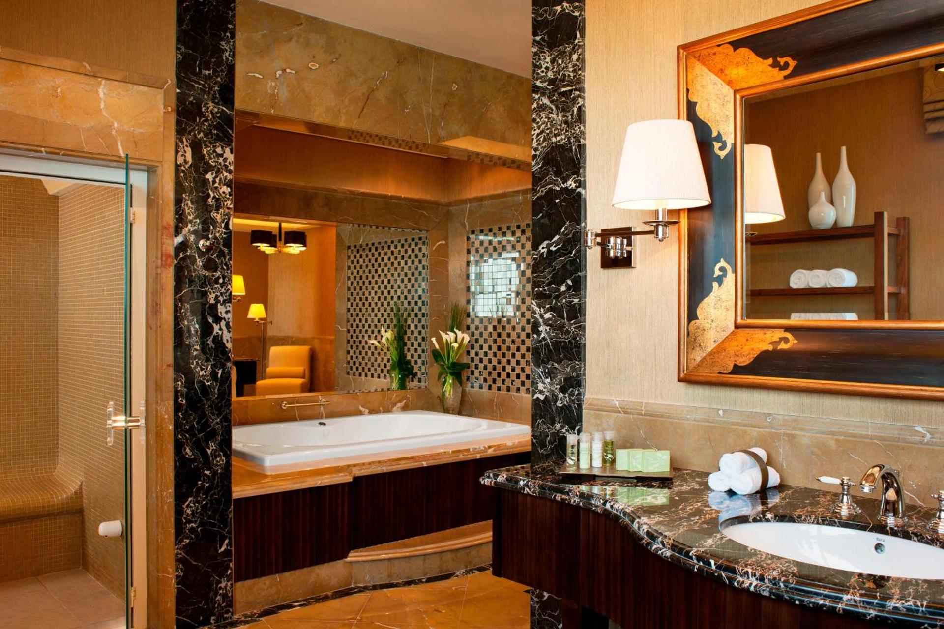 The Westin Dubai Mina Seyahi Beach Resort and Waterpark - Photo 37