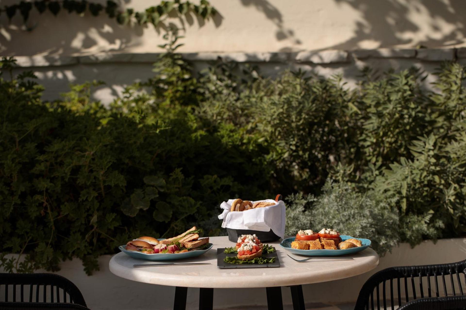 Iria Beach Art Hotel - Photo 121