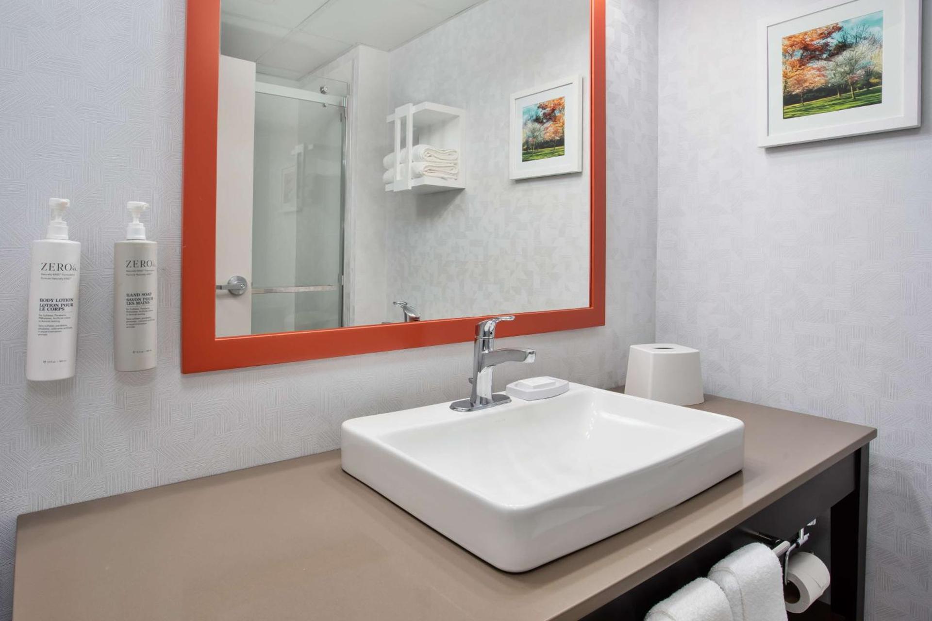 Hampton Inn & Suites By Hilton- Newark Airport Elizabeth - Photo 28