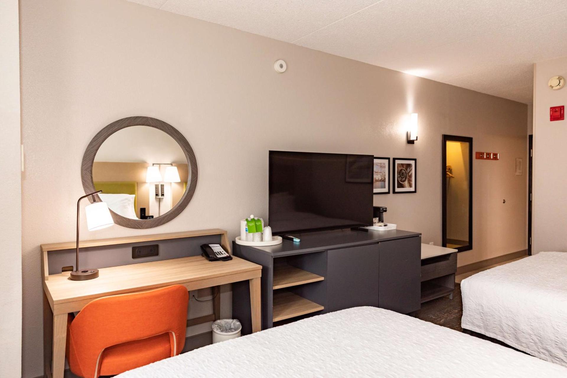 Hampton Inn & Suites By Hilton- Newark Airport Elizabeth - Photo 47