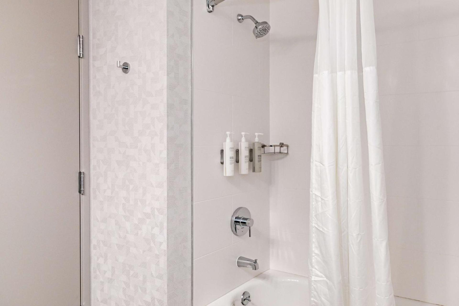 Hampton Inn & Suites By Hilton- Newark Airport Elizabeth - Photo 52