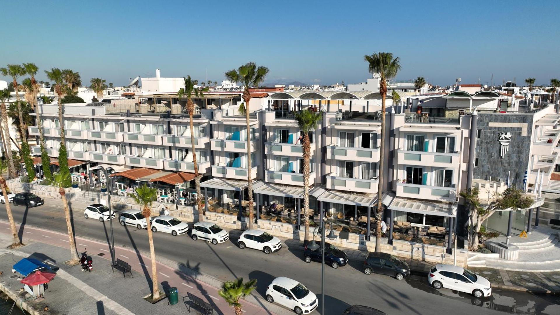 Kosta Palace - Photo 77